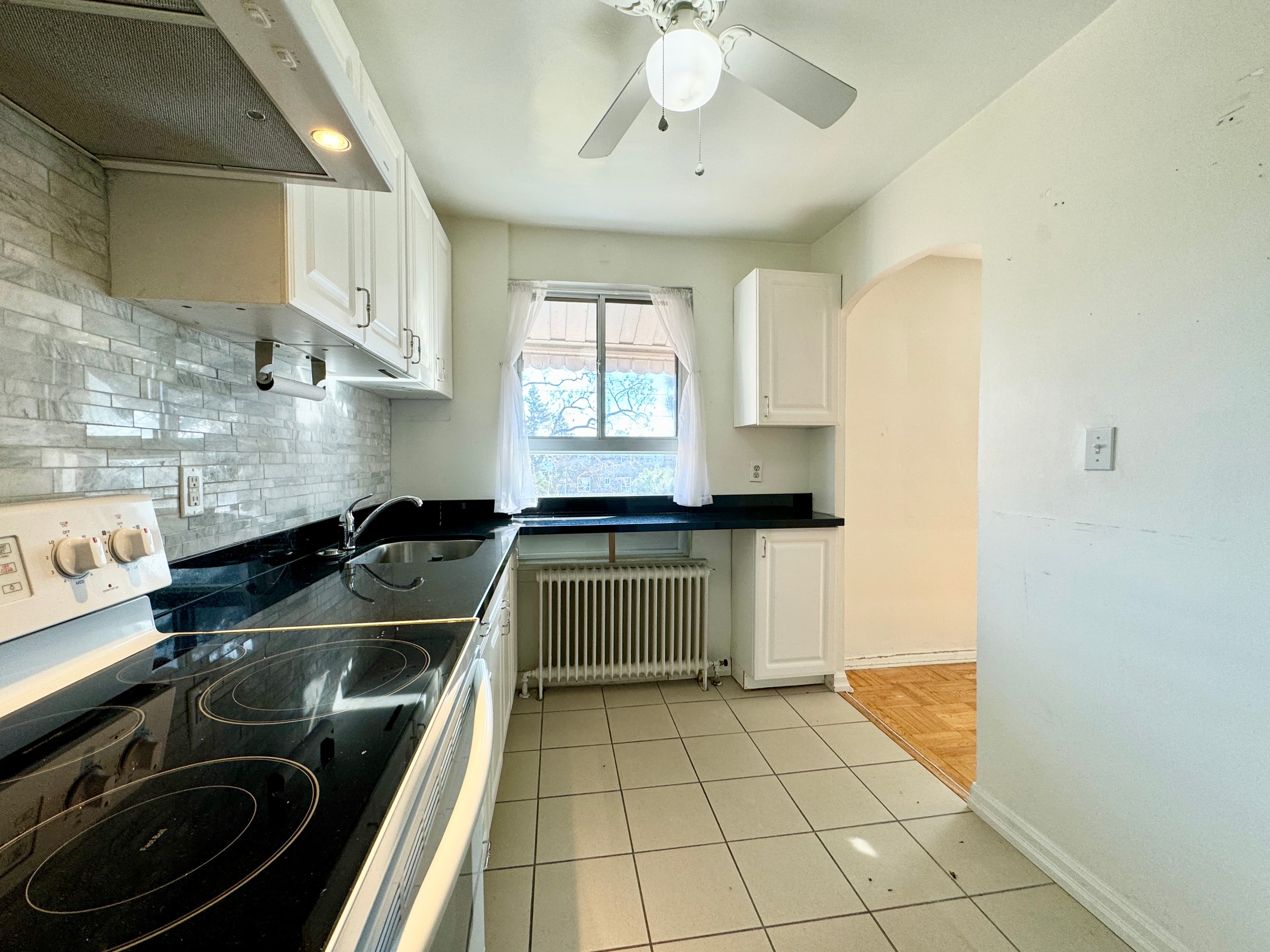 2696 Lake Shore Blvd W - 11 - Photo 2