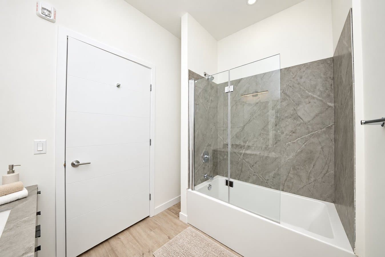433 Main St - 2Bed 2Bath - Photo 8