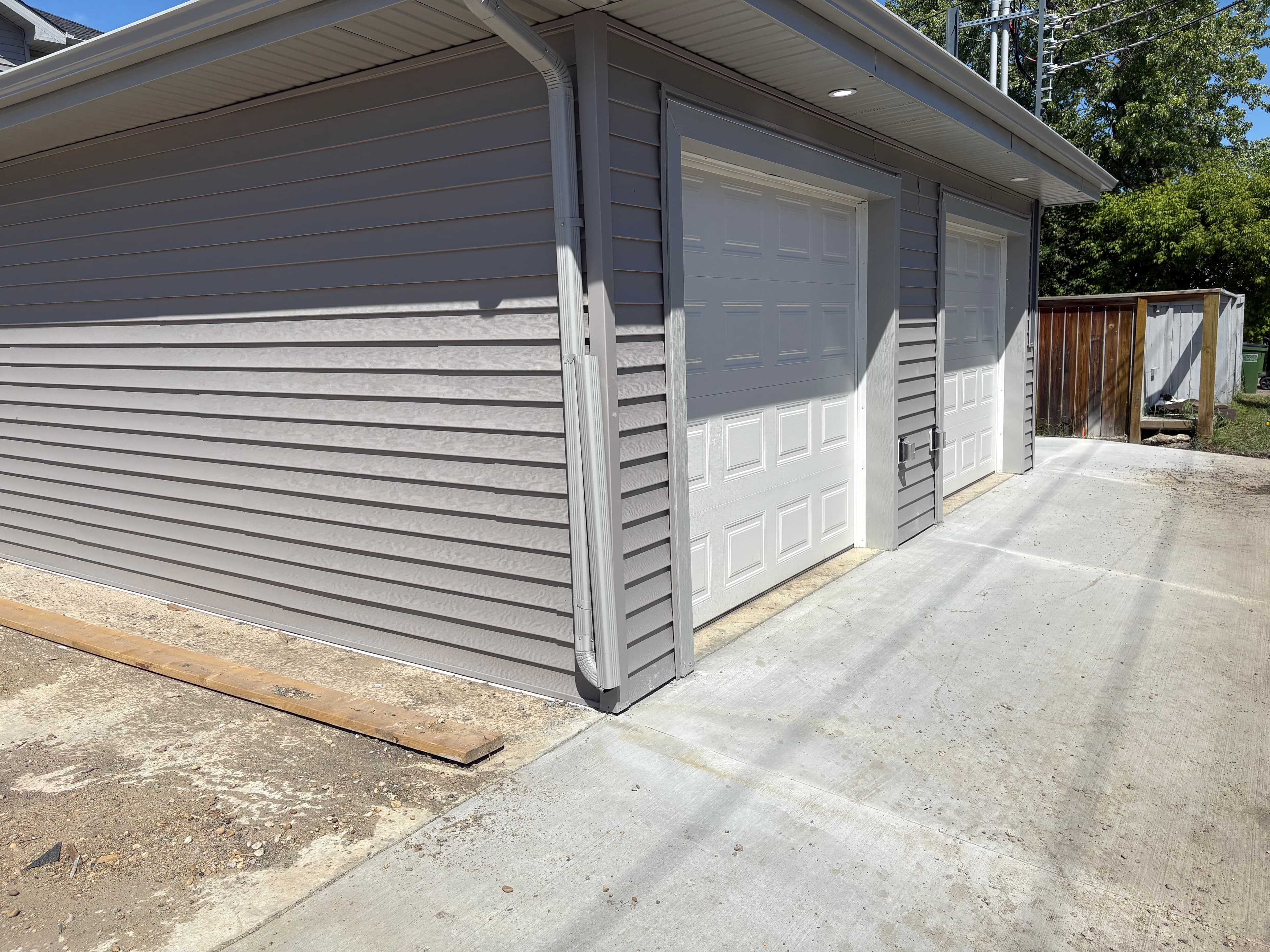 8903 - Upper - Photo 3