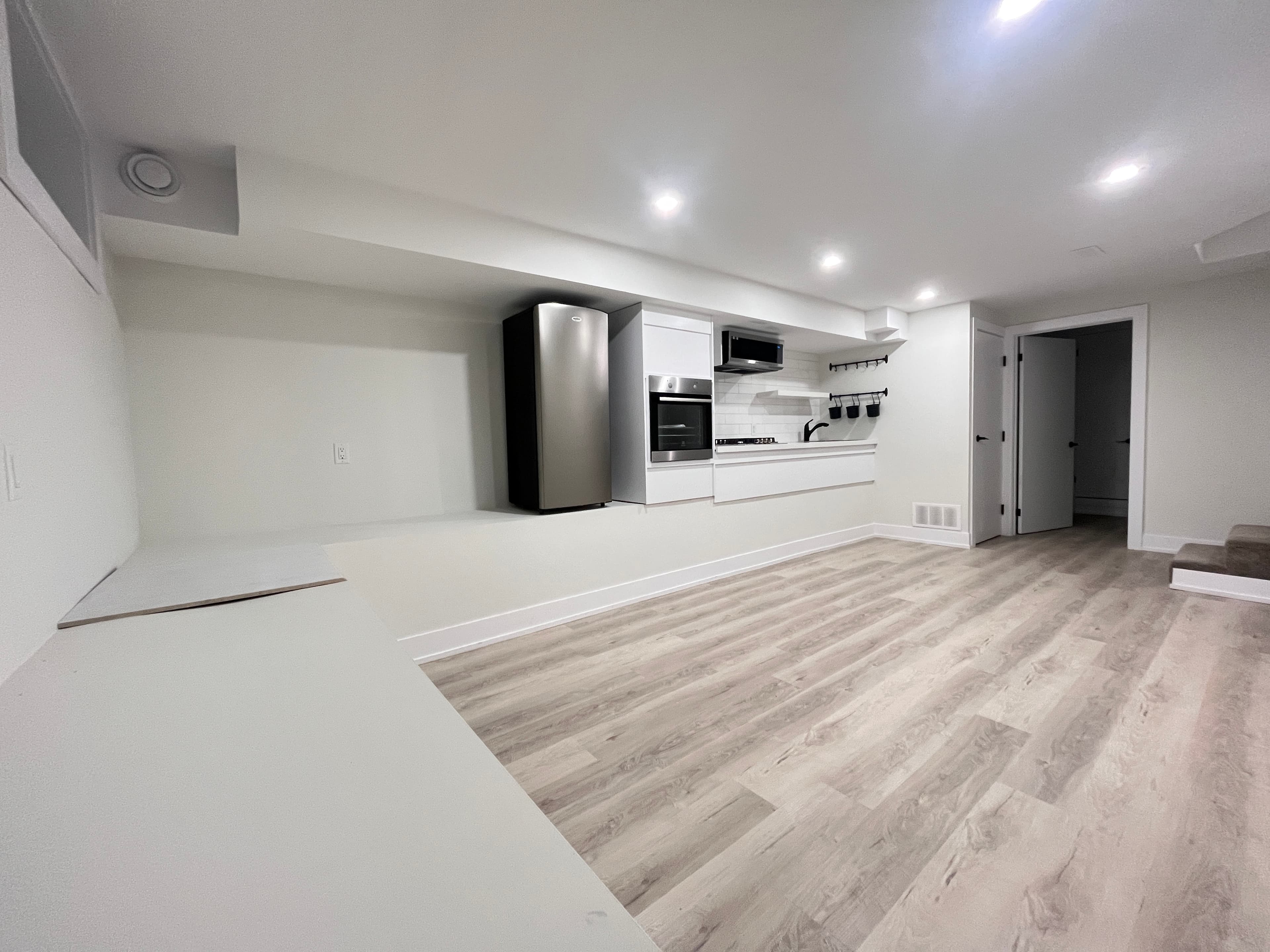 Bachelor Unit 33 Somerset Avenue - Photo 3