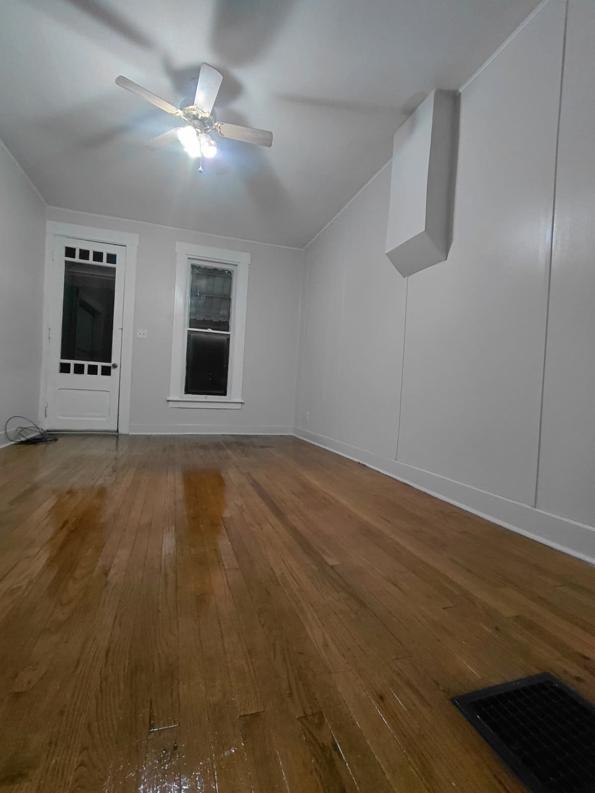 135 S 6th St - Photo 4