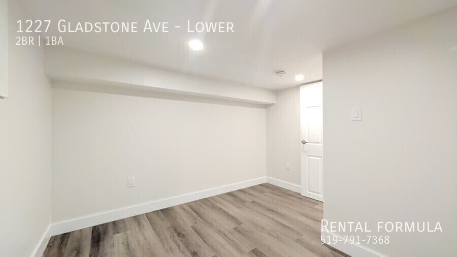 1227 Gladstone Ave - Lower - Photo 15