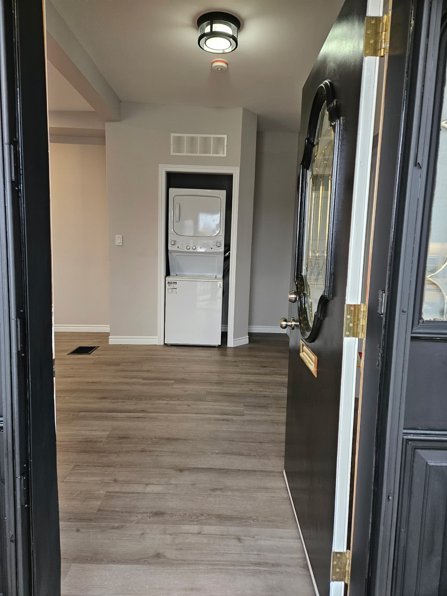 263 Bethune Street - Photo 3