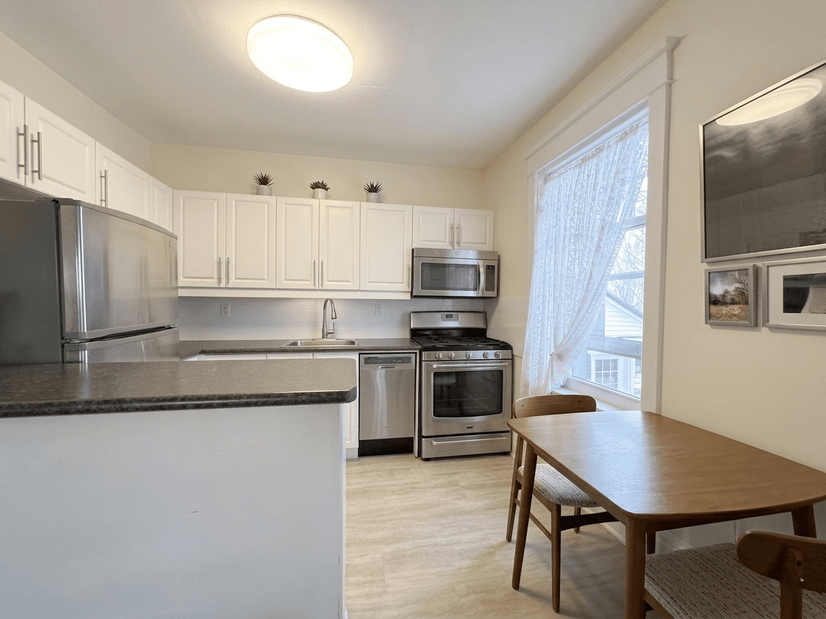 92 Neville Park Blvd - 3 - Photo 3