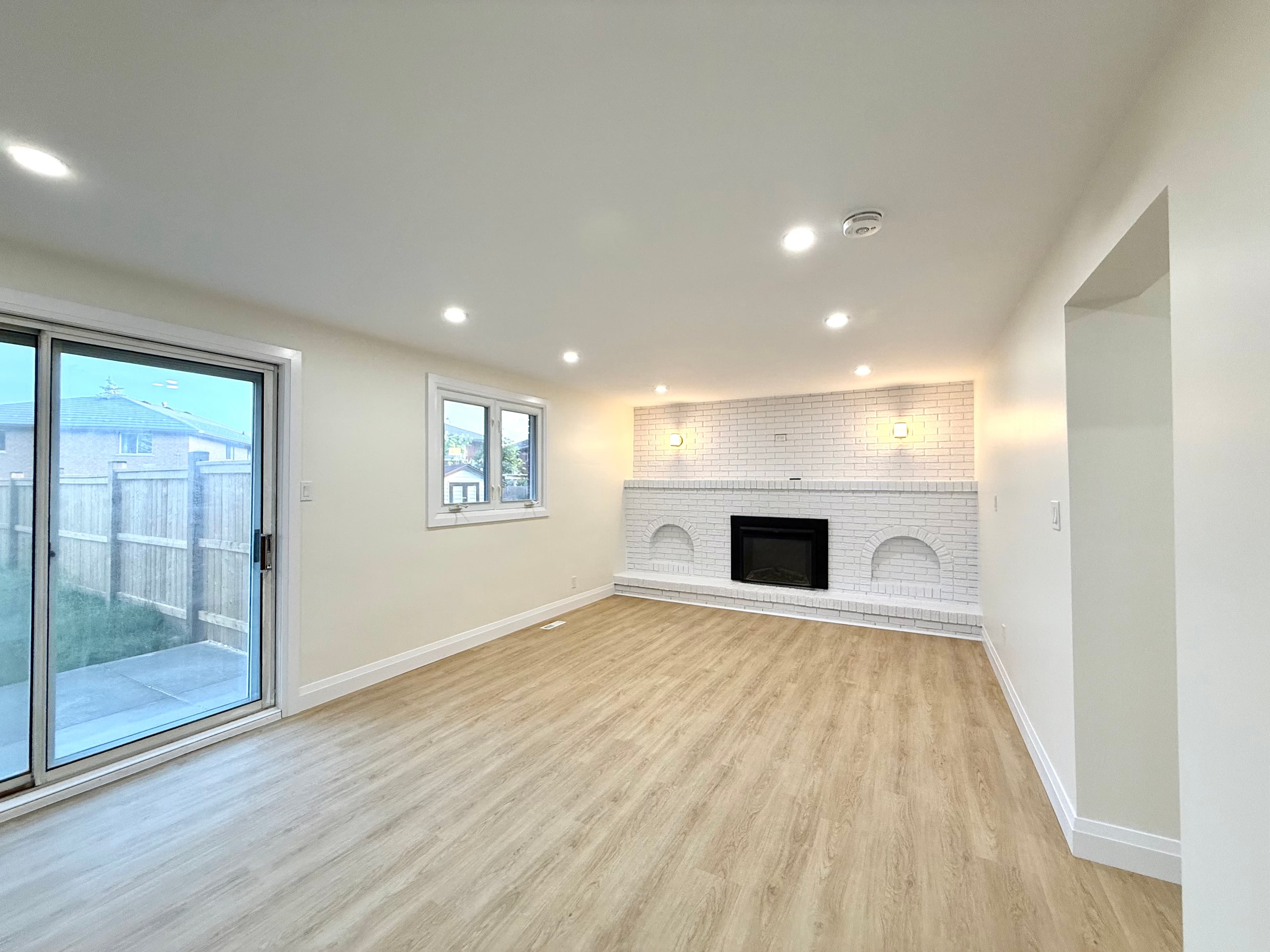 Unit 1-100 Taymall Street Hamilton Ontario L8W 1Z4 - Photo 28