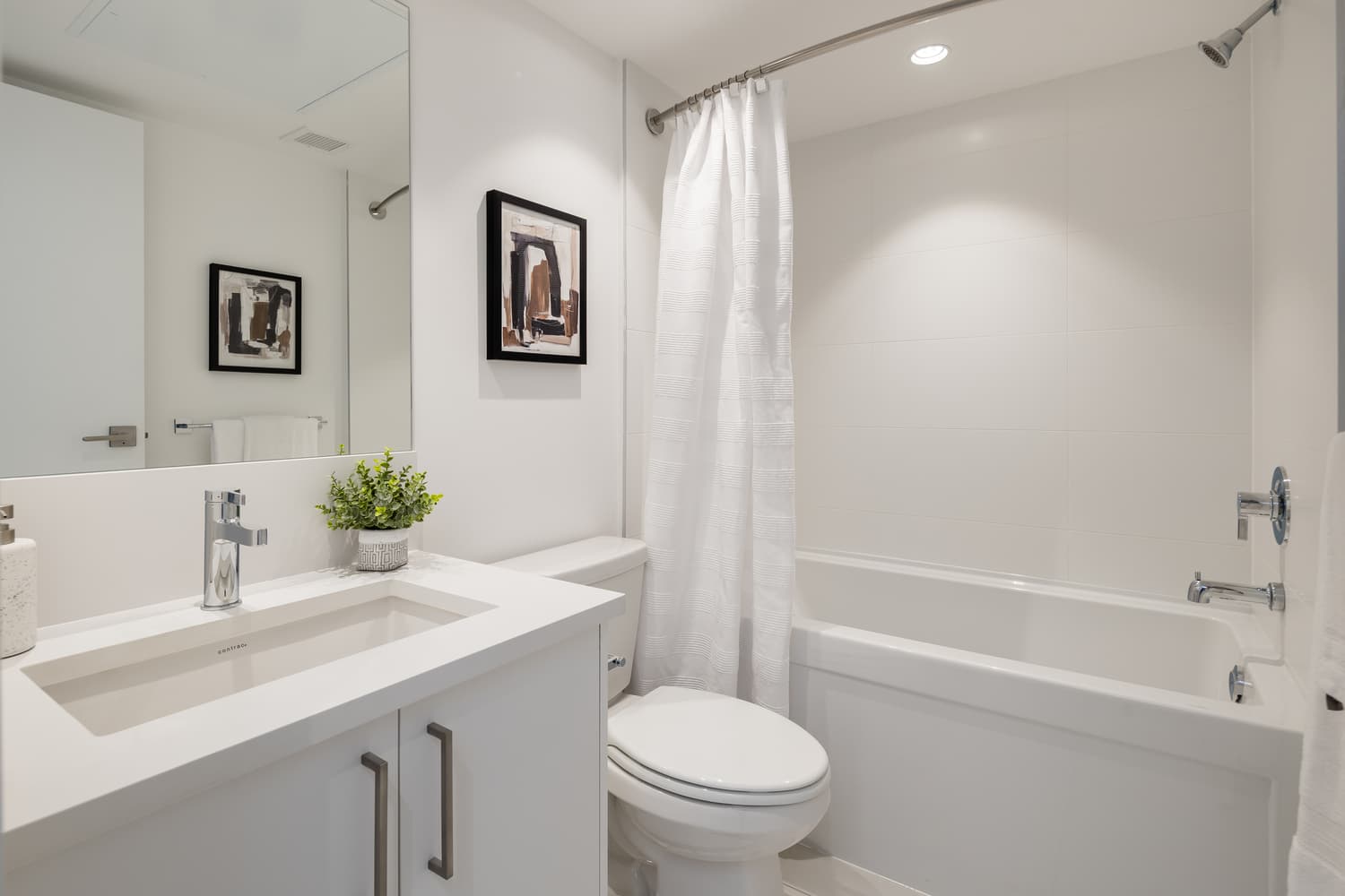 One53 - 2 Bed PROXY - Photo 18
