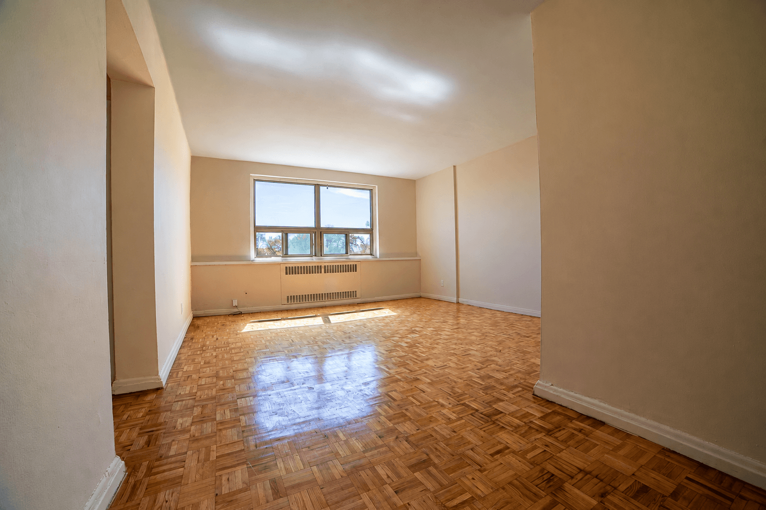 320 - Lakeshore Blvd W - Photo 2