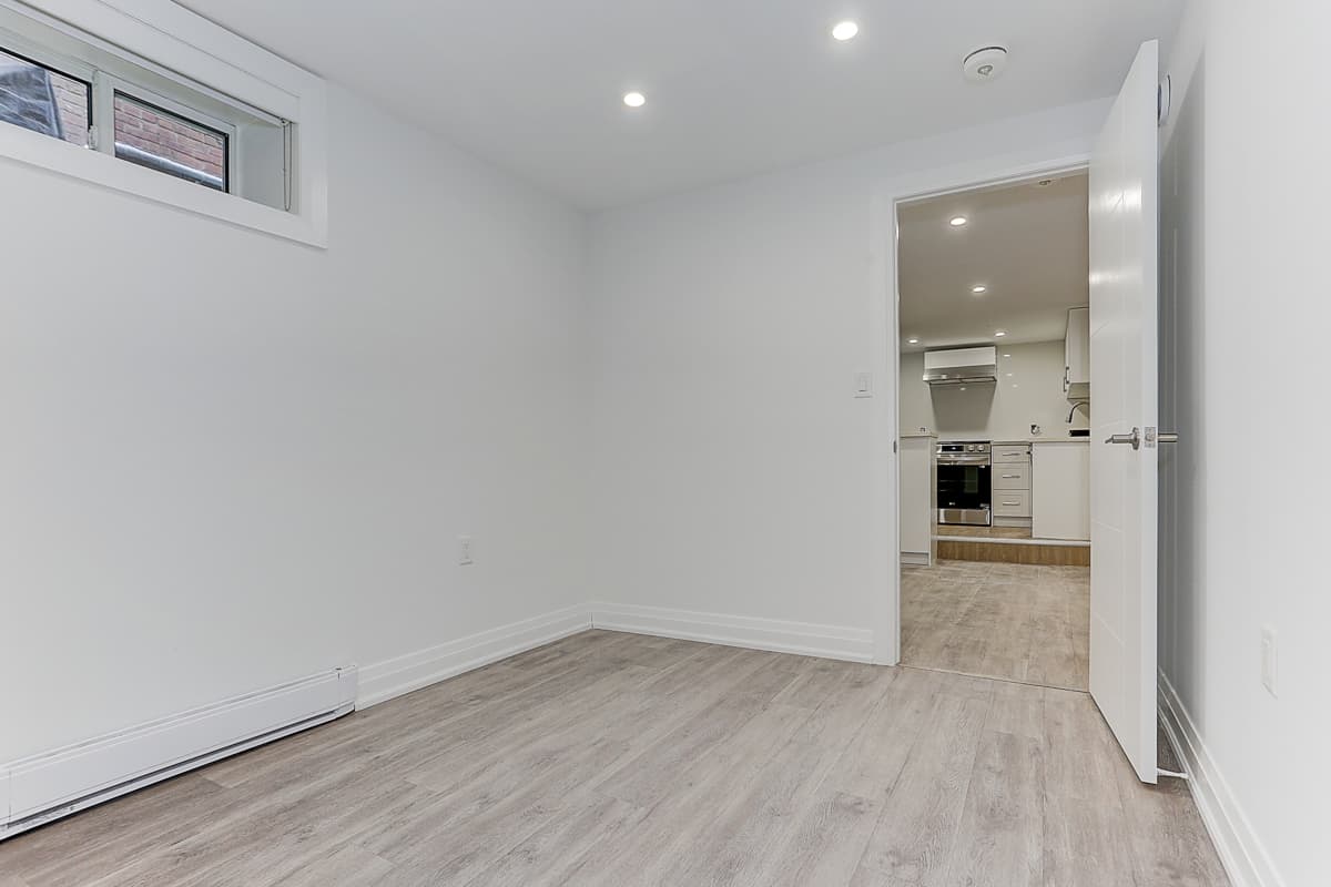 61 Clouston Ave - Lower - Photo 16