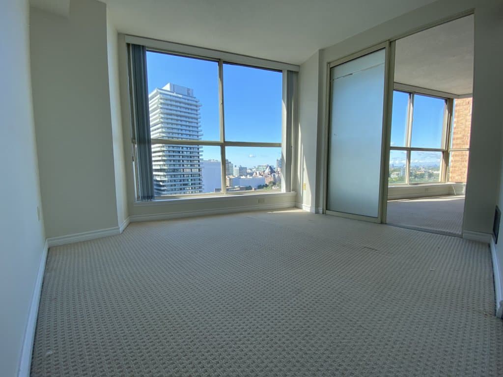 1055 Bay St - 1910 - Photo 8