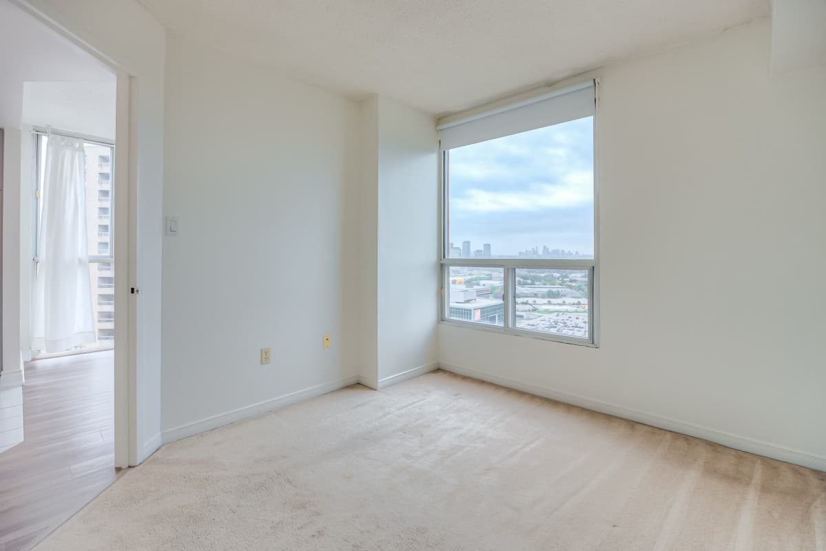 5 Concorde Place -2504 - Photo 16