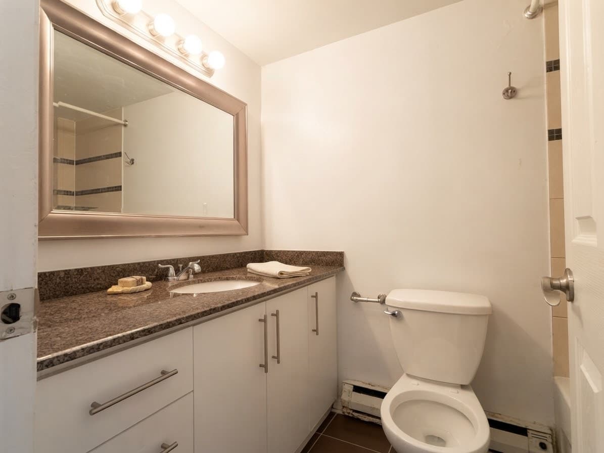 176 Howland Ave - 201 - Photo 11