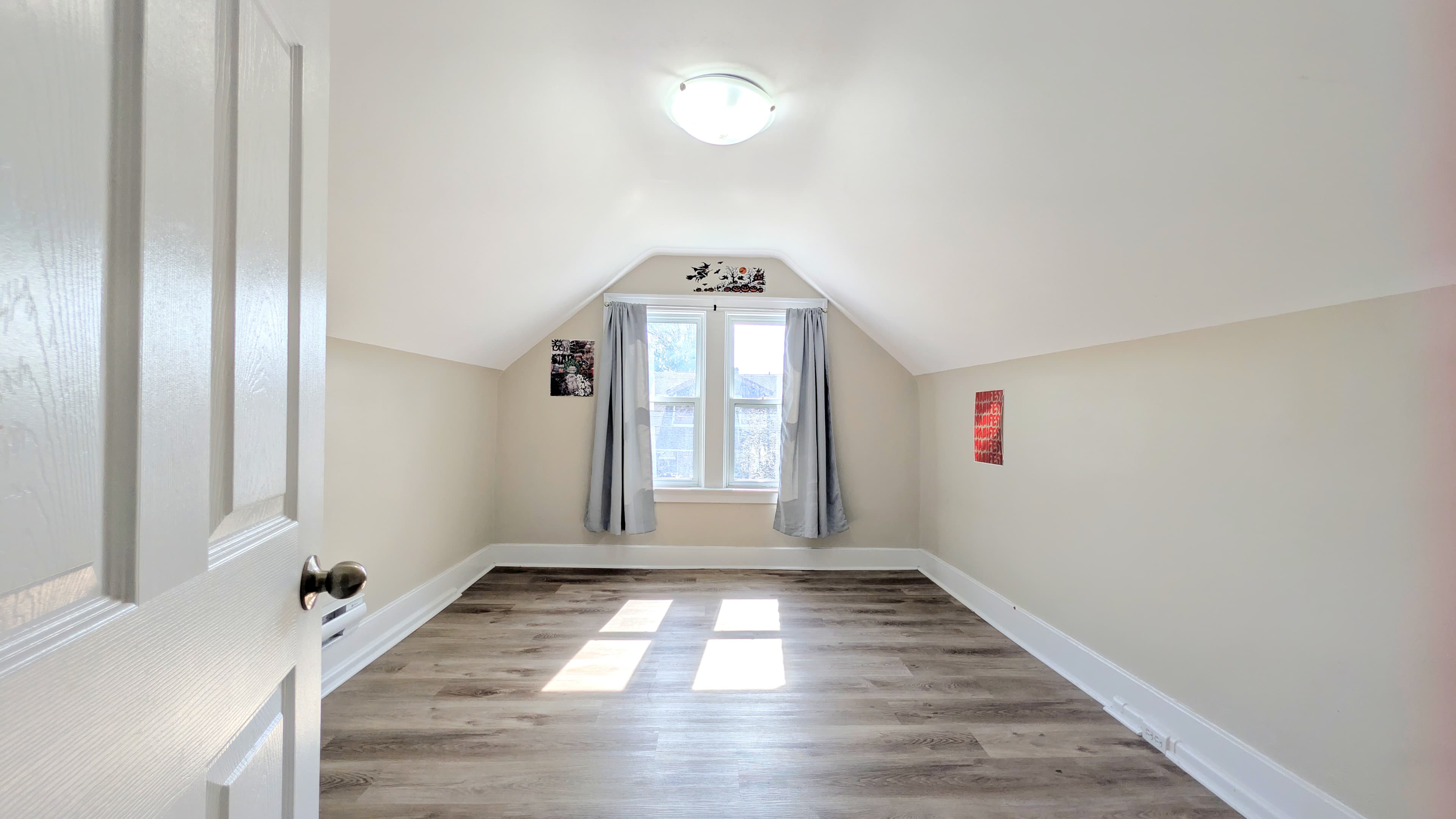 1580 Dufferin - Upper - Photo 18
