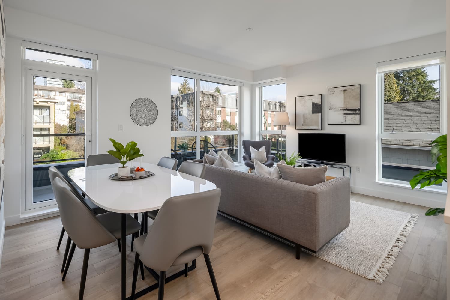 One53 - 2 Bed PROXY - Photo 8