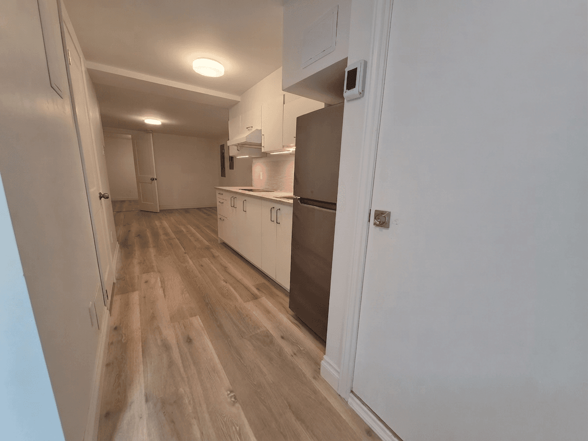 C-102 Donlands Ave Toronto - Photo 5