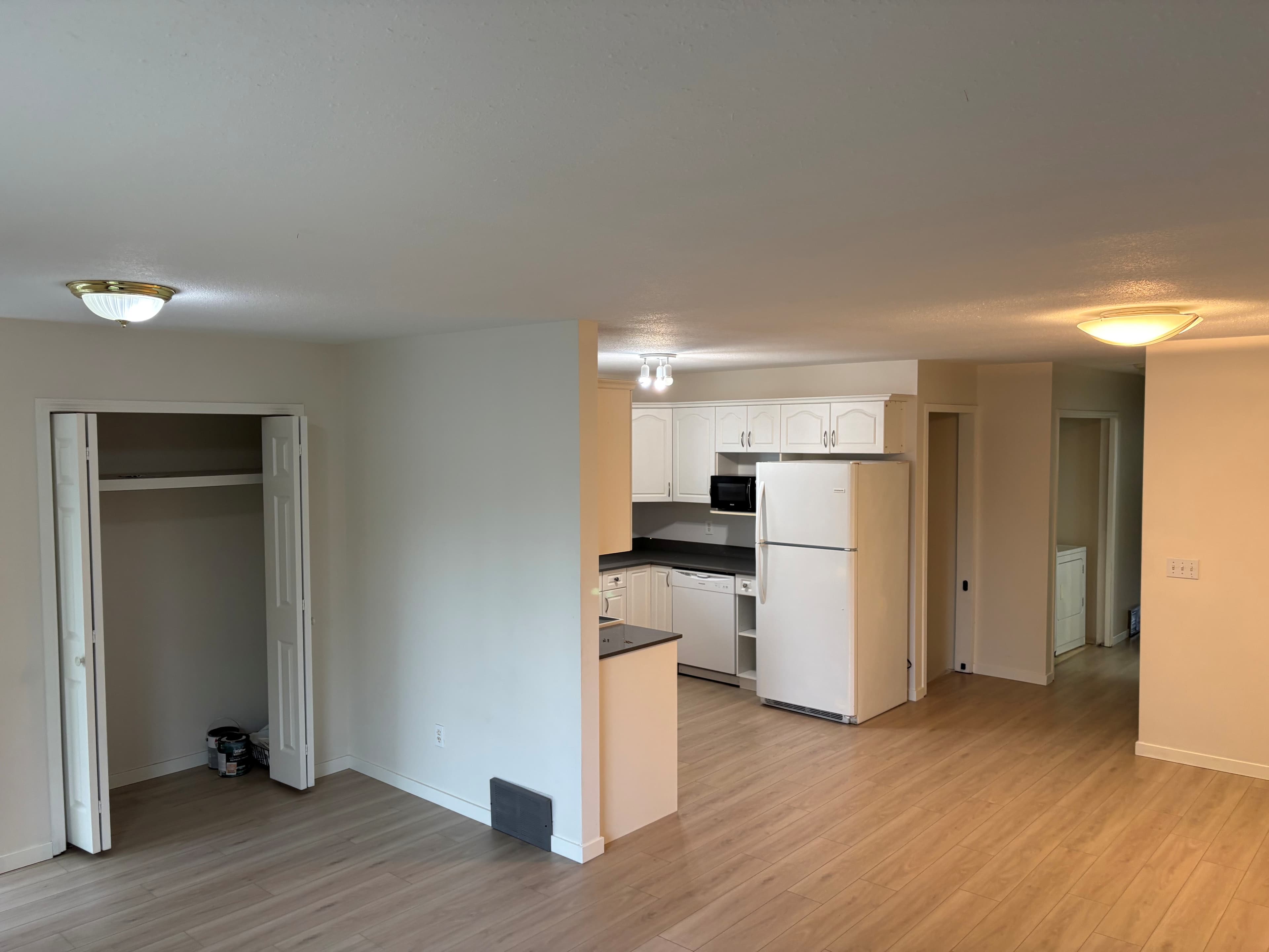 11930 80 Street Upper - Photo 3