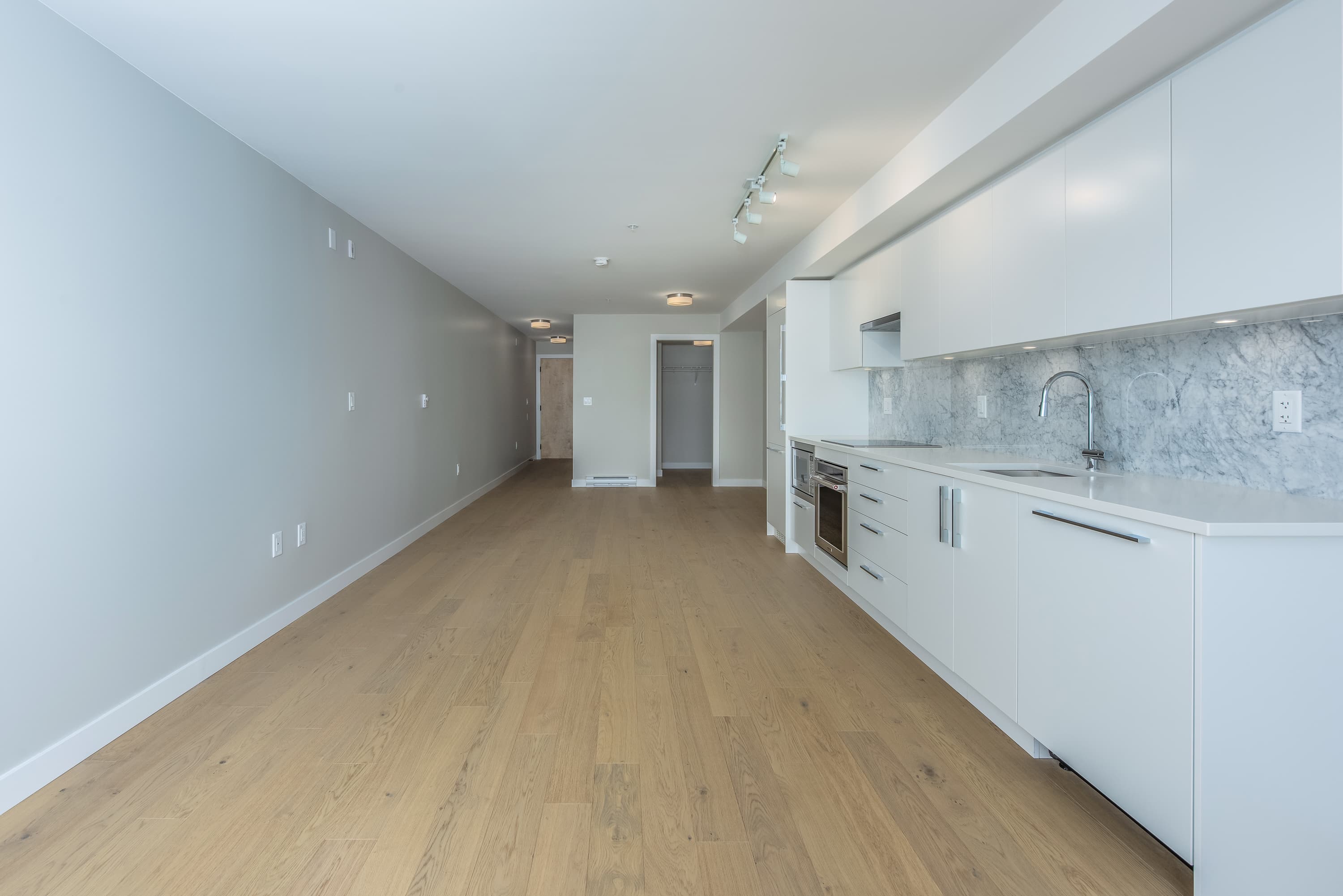 205-2508 Fraser - Photo 10