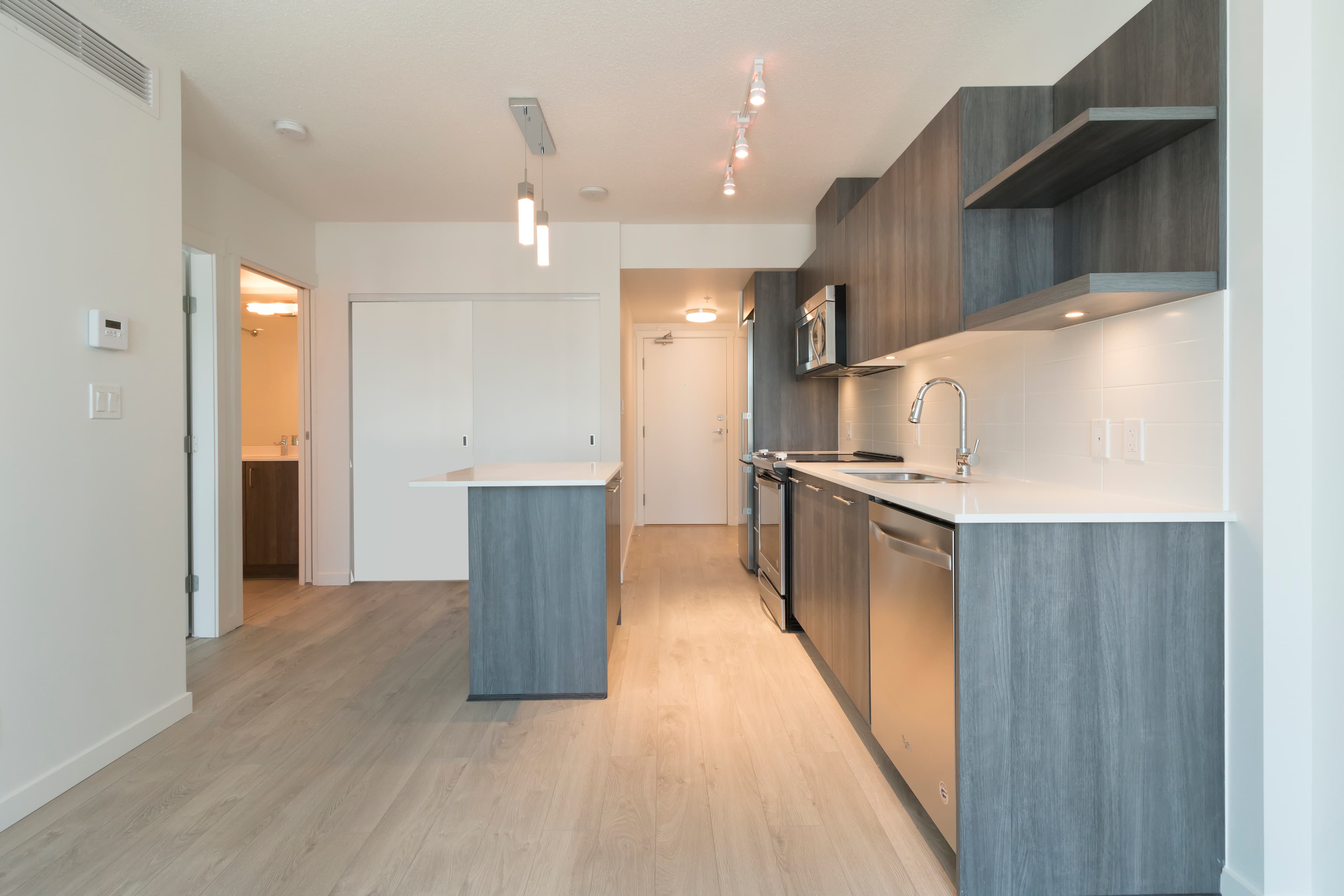 Aquilini Centre South - 2910 - Photo 2
