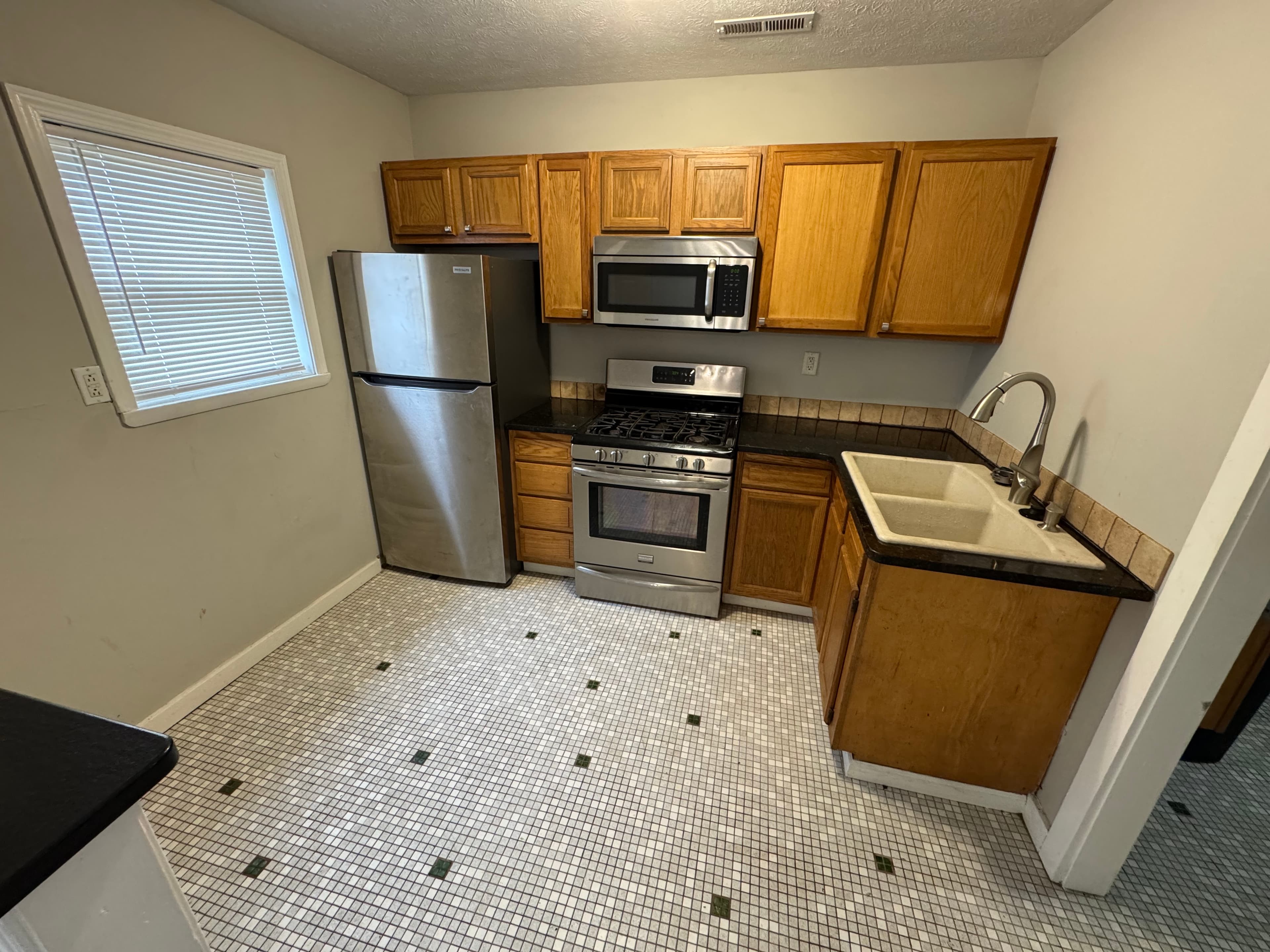 1313 N Albany - Photo 3