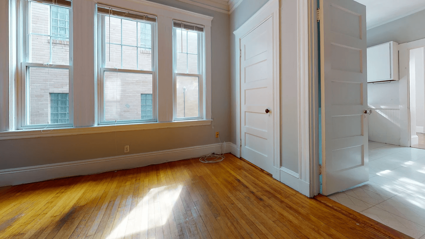 8 Forest St - 1 - Photo 2