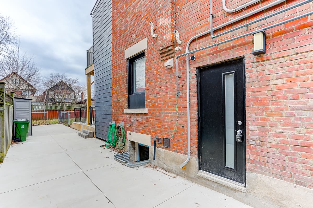 61 Clouston Ave - Lower - Photo 25