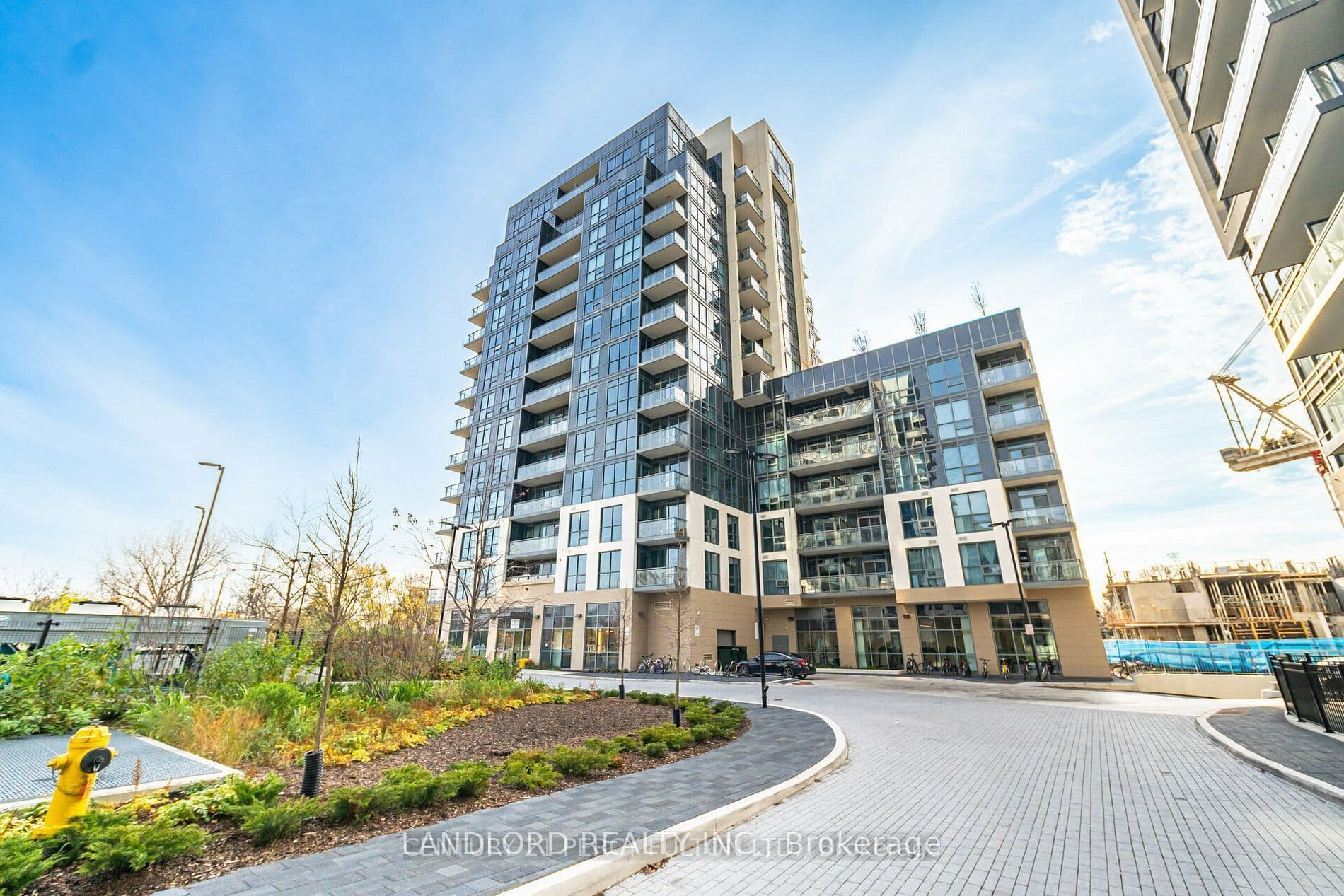 10 Meadowglen Place -1202 - Photo 27
