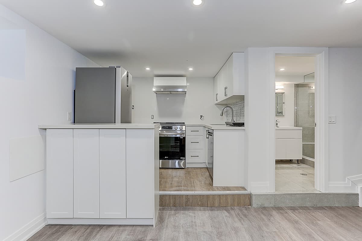 61 Clouston Ave - Lower - Photo 2