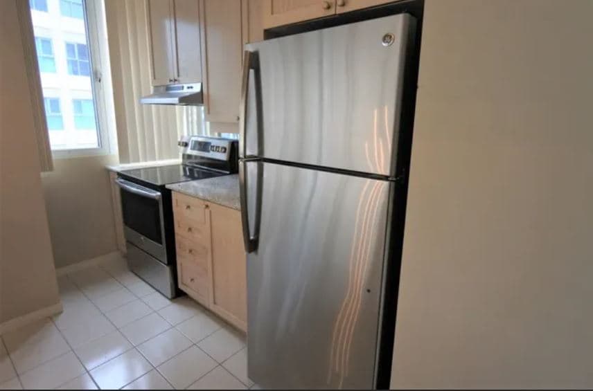555 Yonge St - 703 - Photo 5
