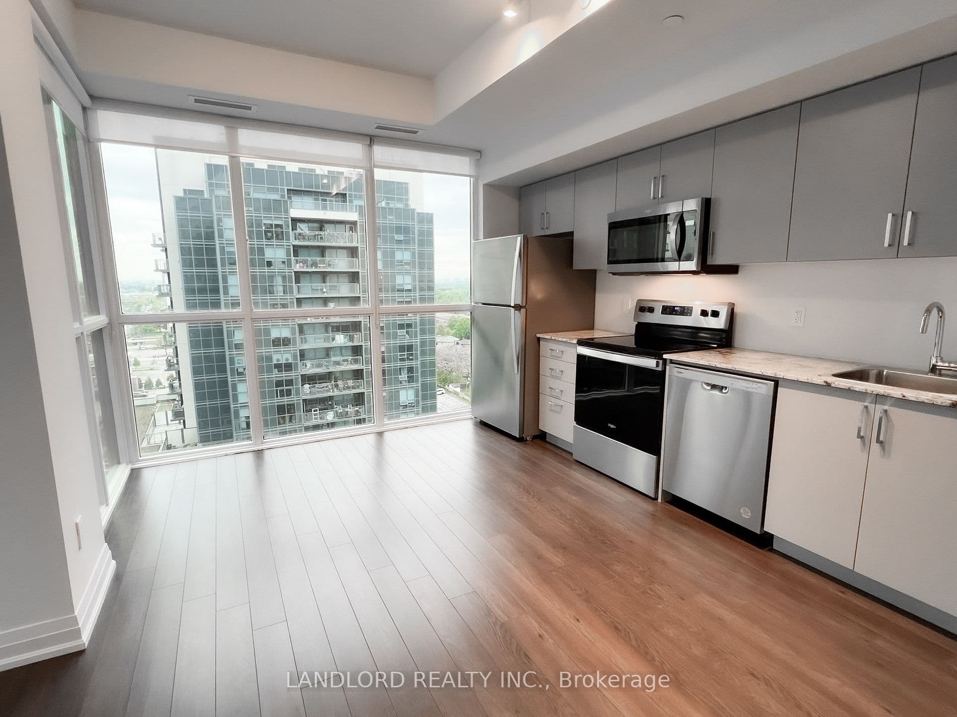 10 Meadowglen Place -1202 - Photo 3