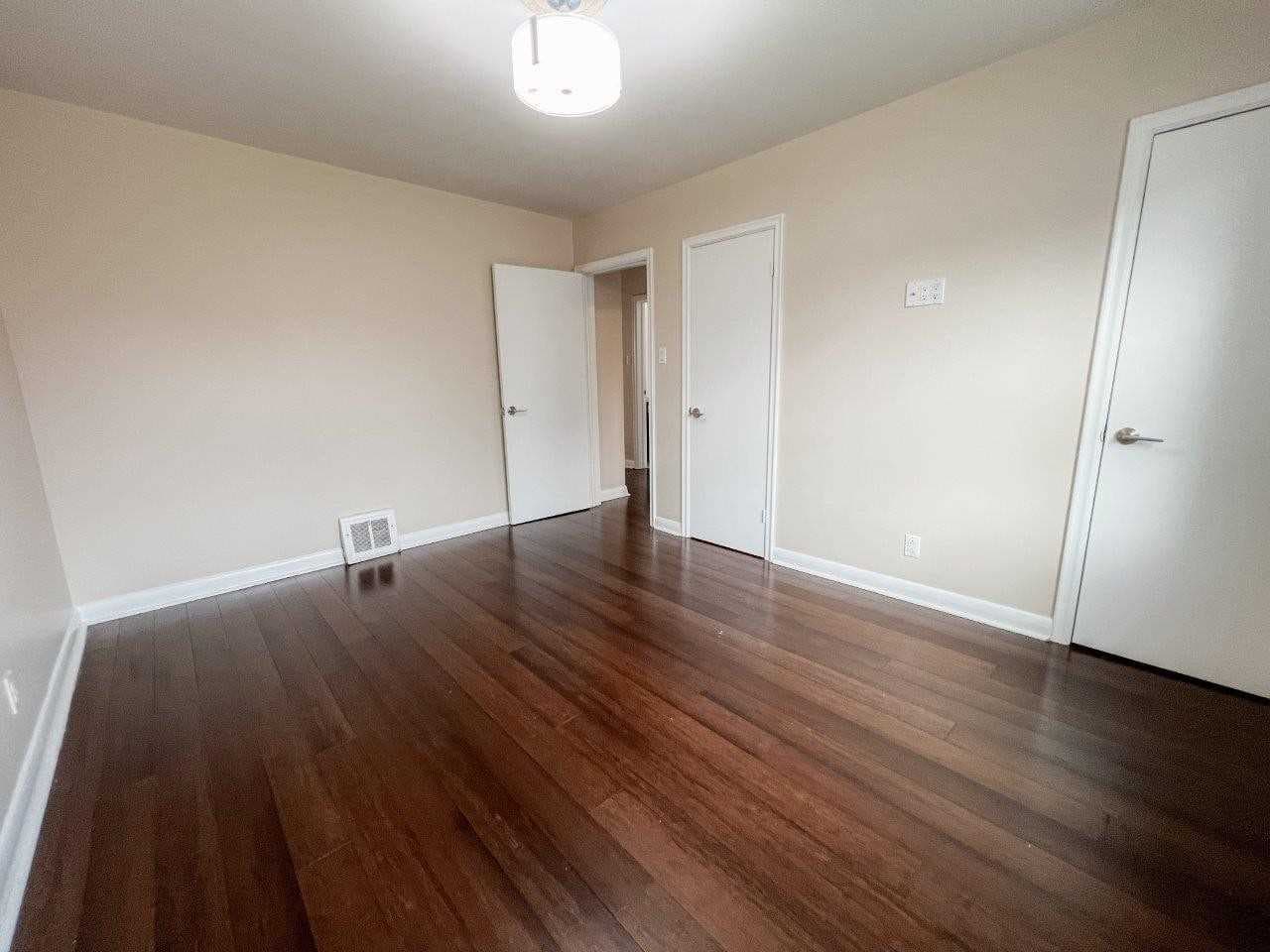 220 Ellington Dr - Main - Photo 10