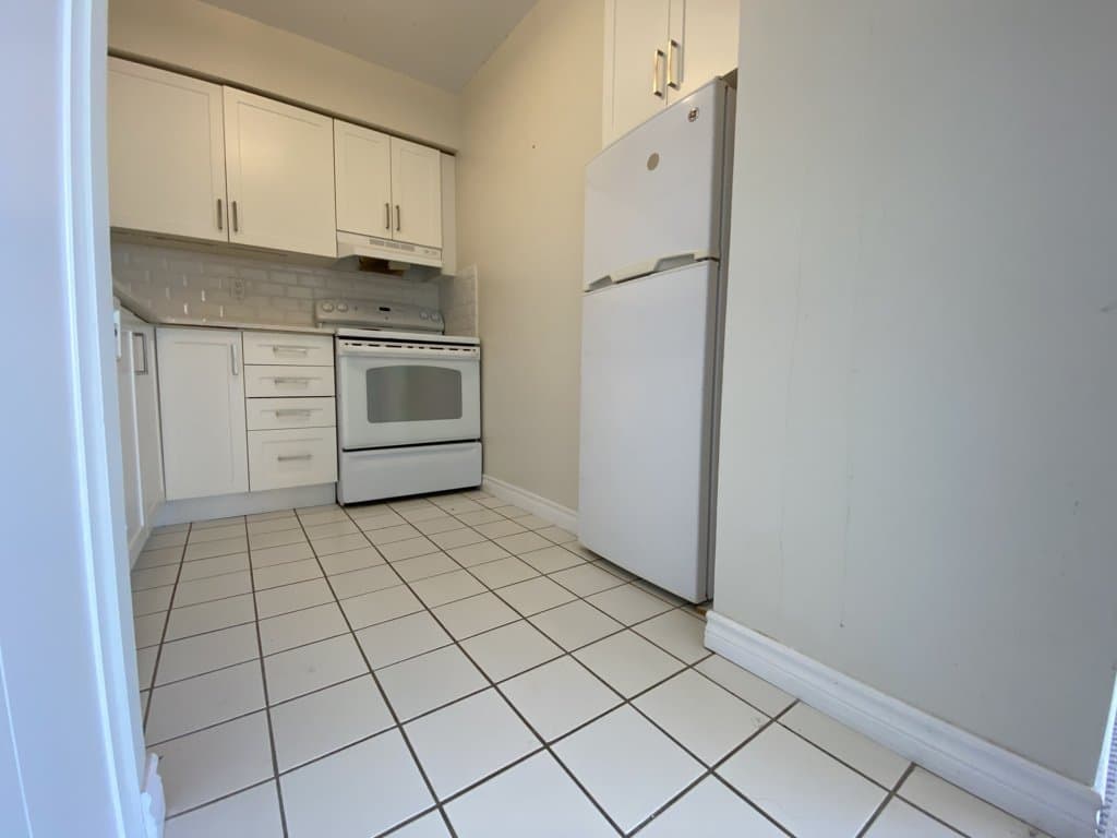 1055 Bay St - 1910 - Photo 11
