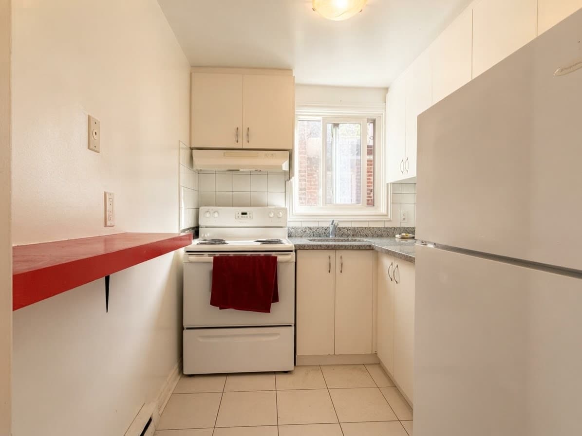 176 Howland Ave - 201 - Photo 10