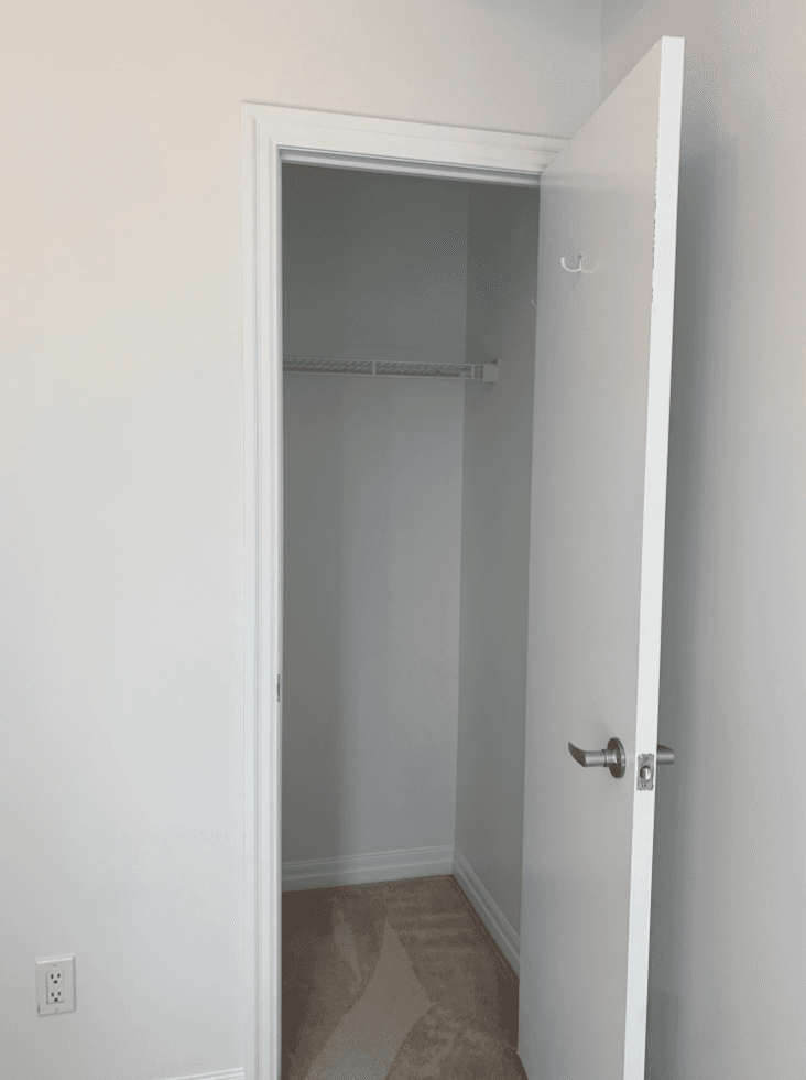 12 Yonge St -2010 - Photo 11