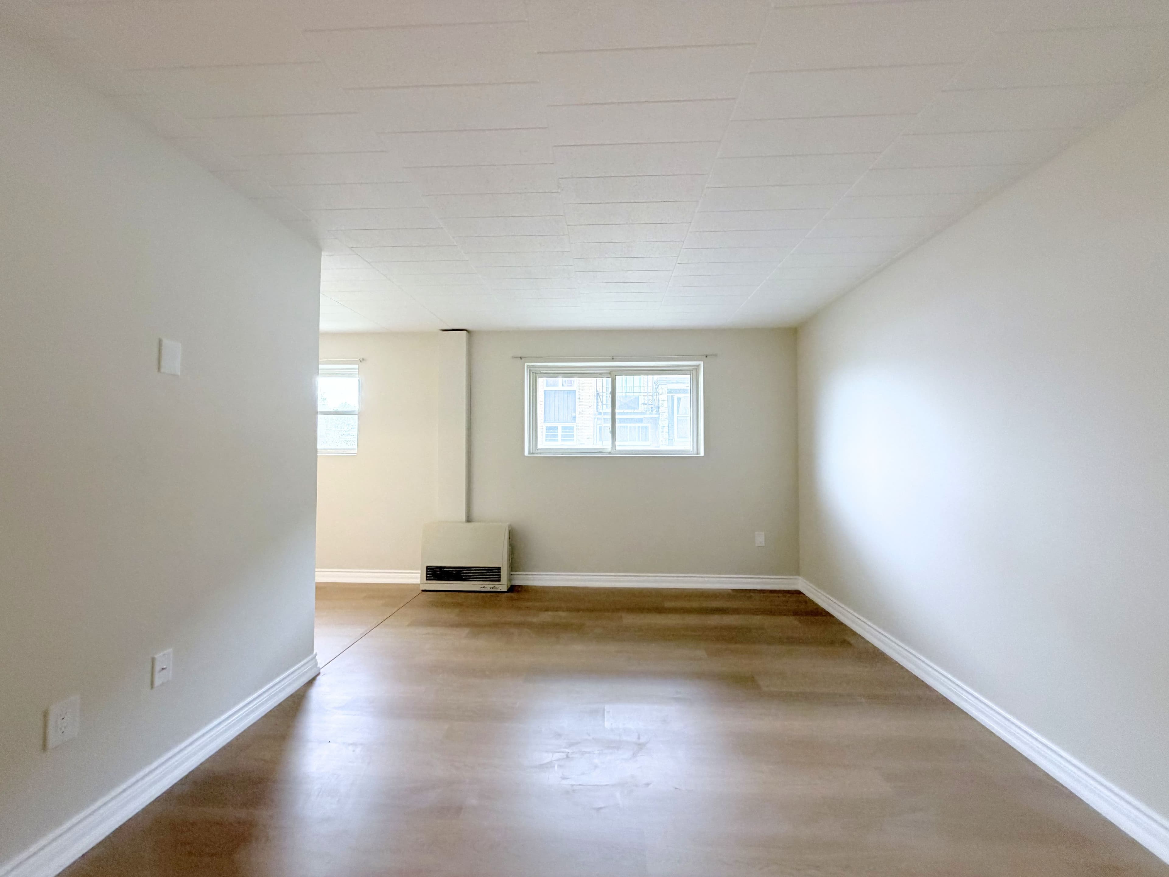 Unit 5 - 19 Empire - Photo 2