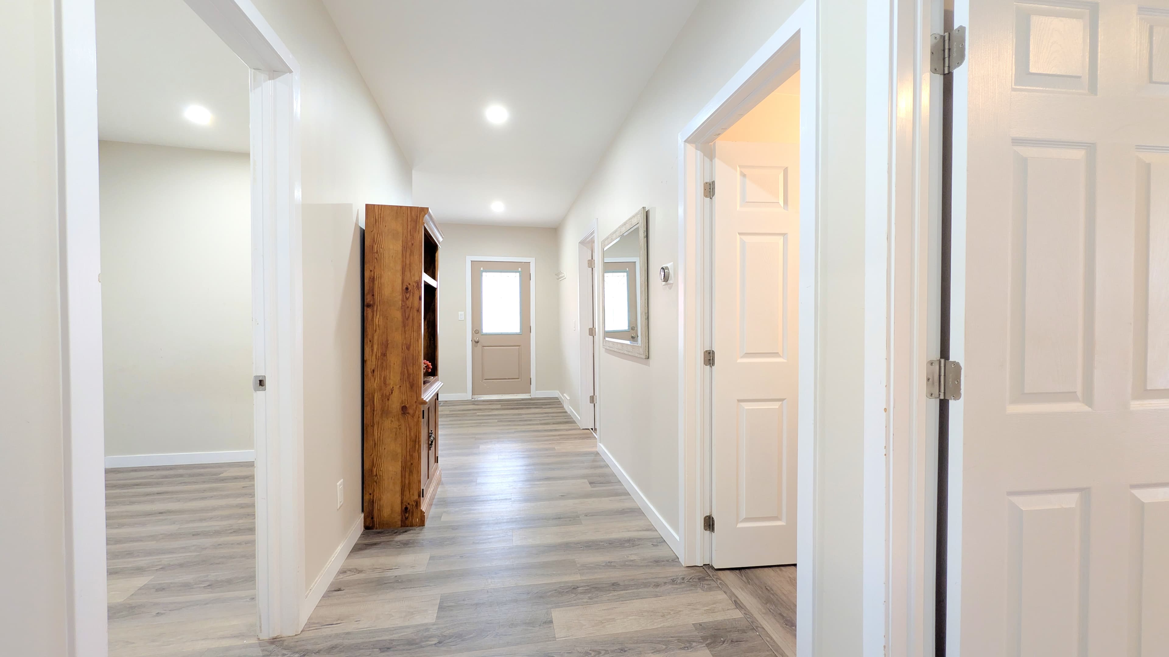 1580 Dufferin - Main - Photo 5