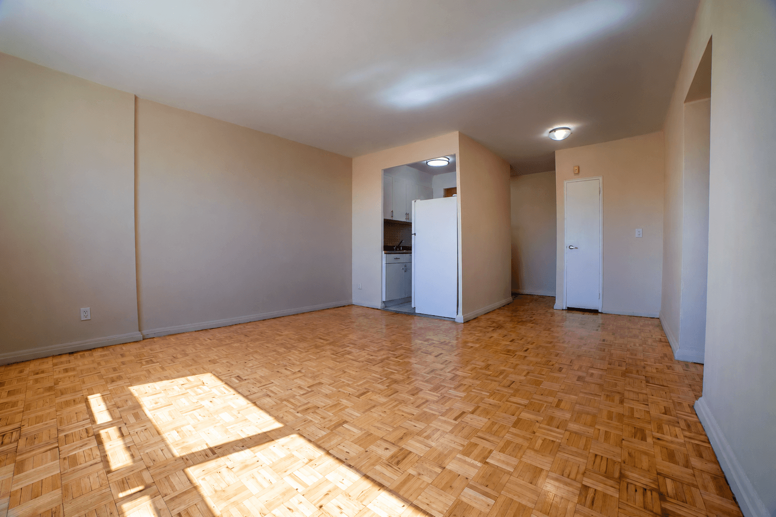 320 - Lakeshore Blvd W - Photo 3