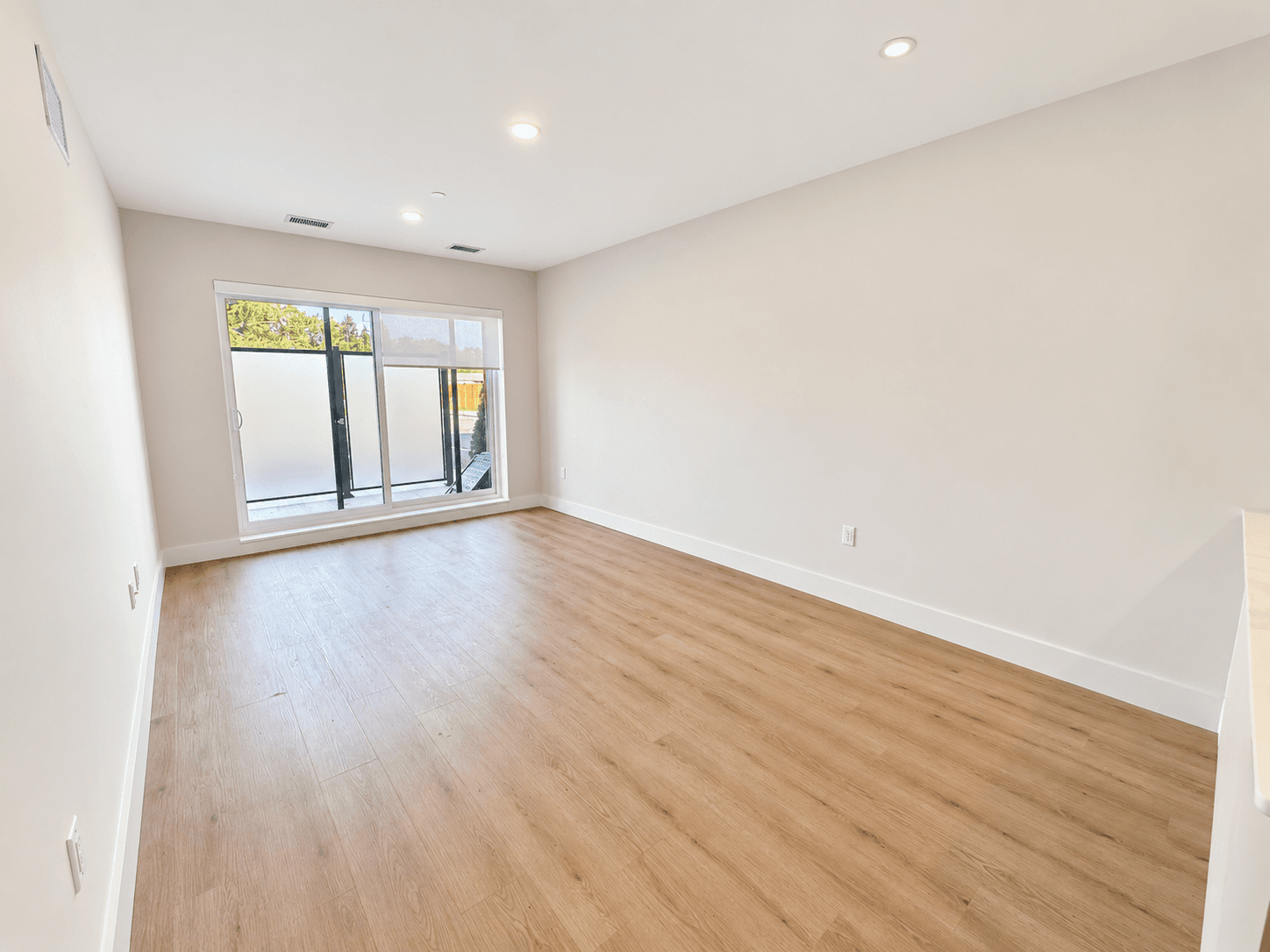 8 Hutt Lane - Accessible - Photo 3