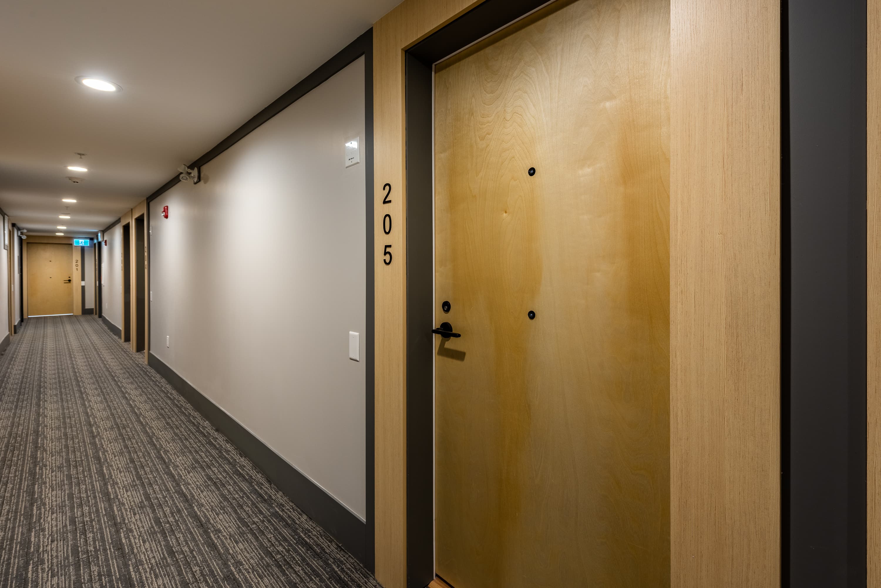 205-2508 Fraser - Photo 3