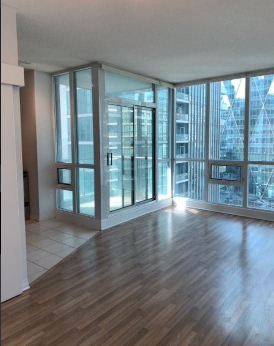 12 Yonge St -2010