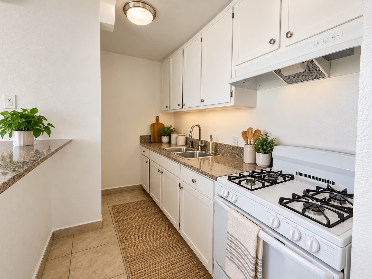 6961 Whitsett Studio Apartment - Photo 5