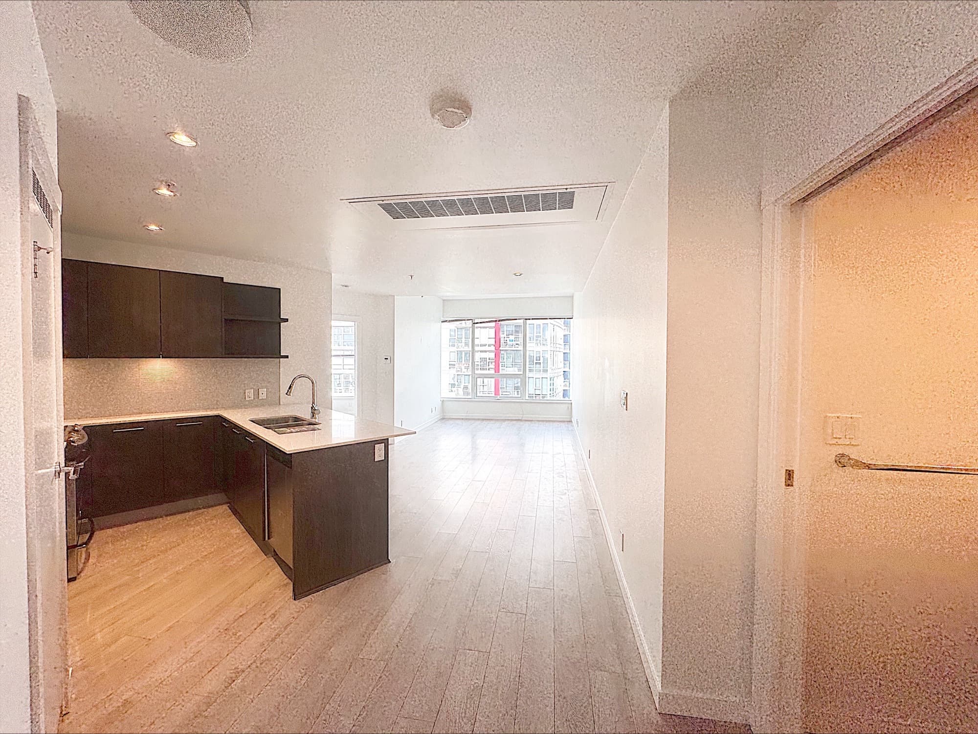 Aquilini Centre West - 1619 - Photo 5
