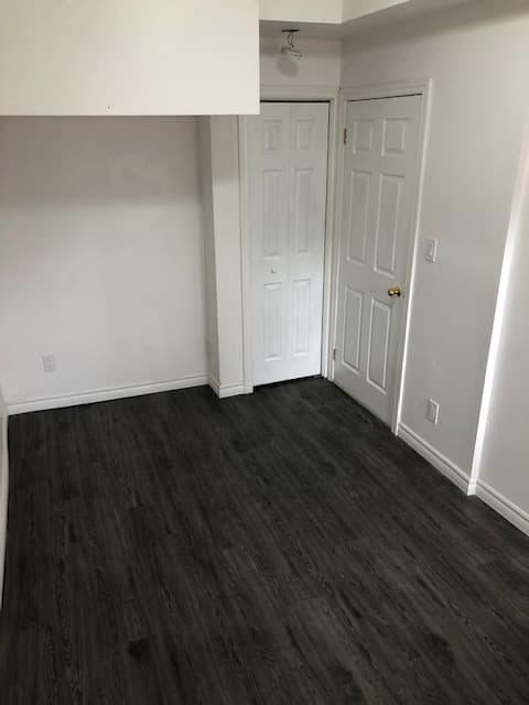 Recently Updated 2 Bedroom - 8 Locke St N - Photo 10