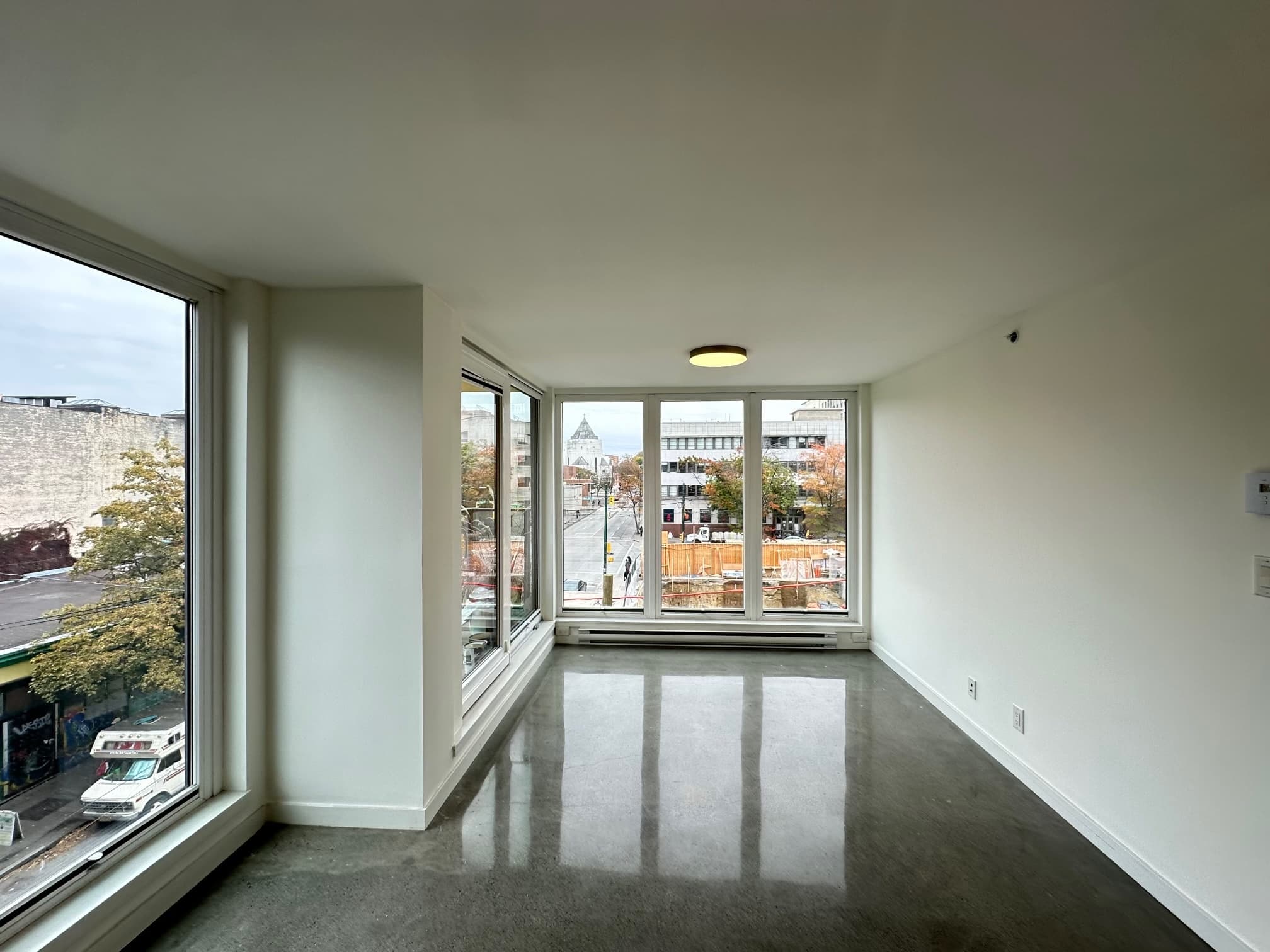 602-105 E Cordova - Photo 3