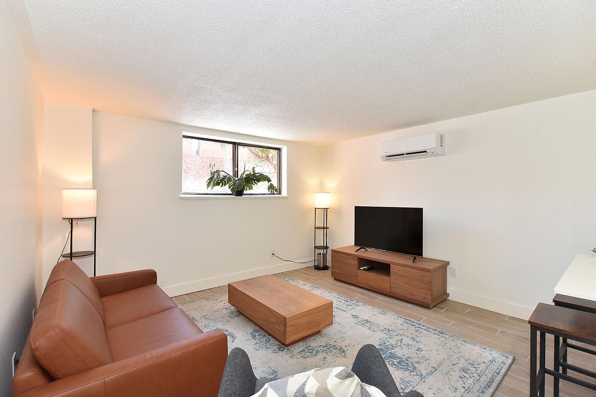 101- 160 Dowling Avenue Toronto Ontario M6K 3A6 - Photo 4