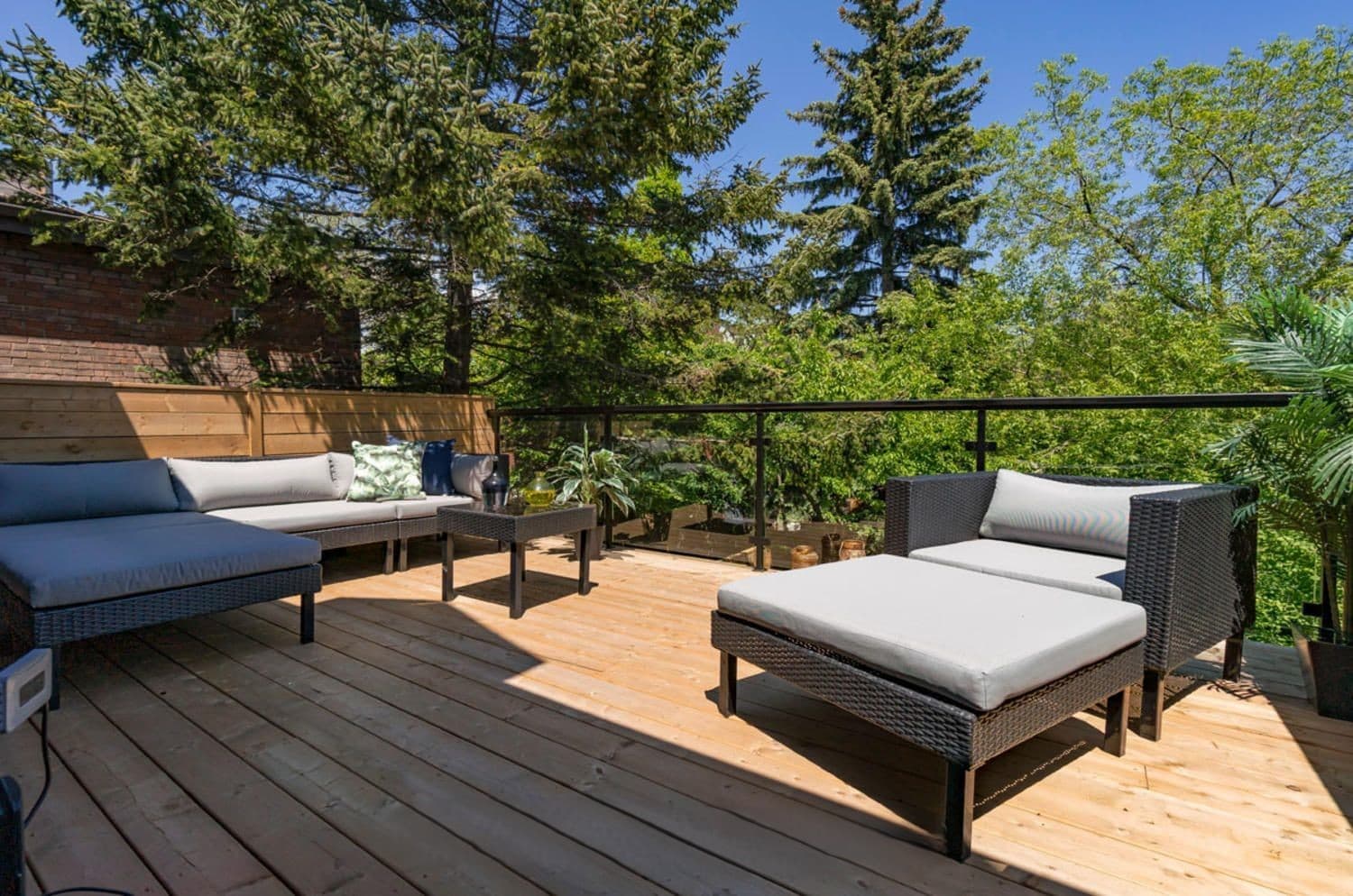 121 Sorauren Ave - 2 - Photo 7