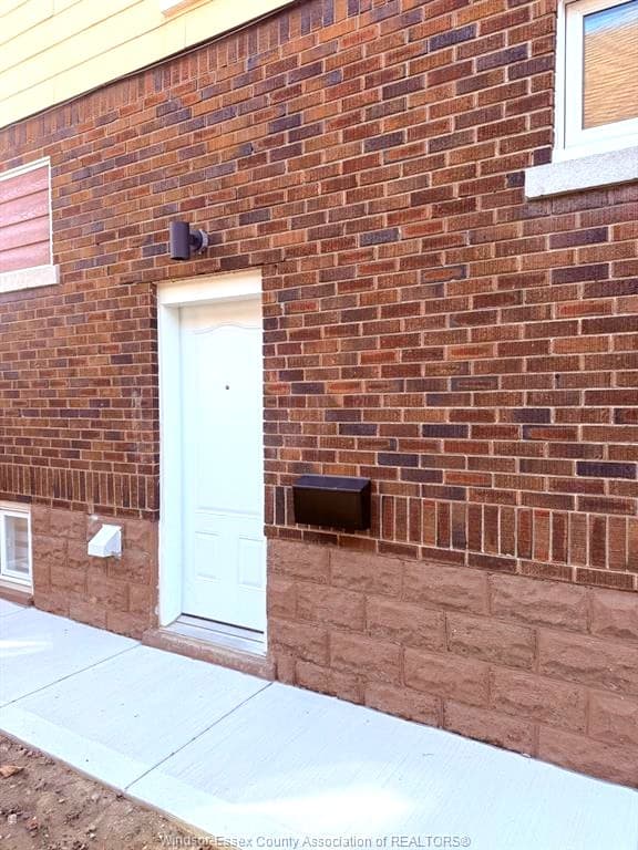 1748 Hall Avenue Lower - Photo 6