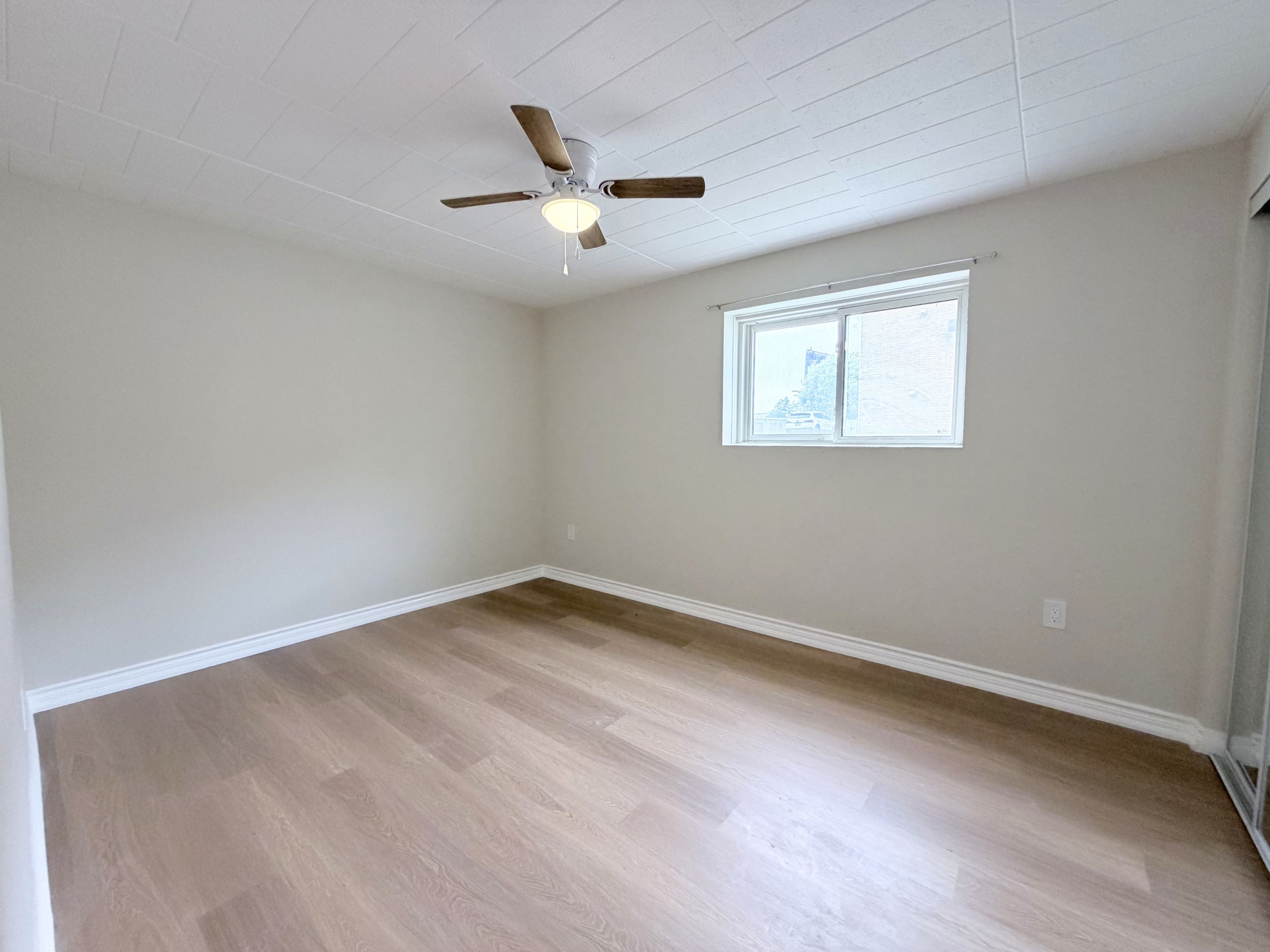 Unit 5 - 19 Empire - Photo 10