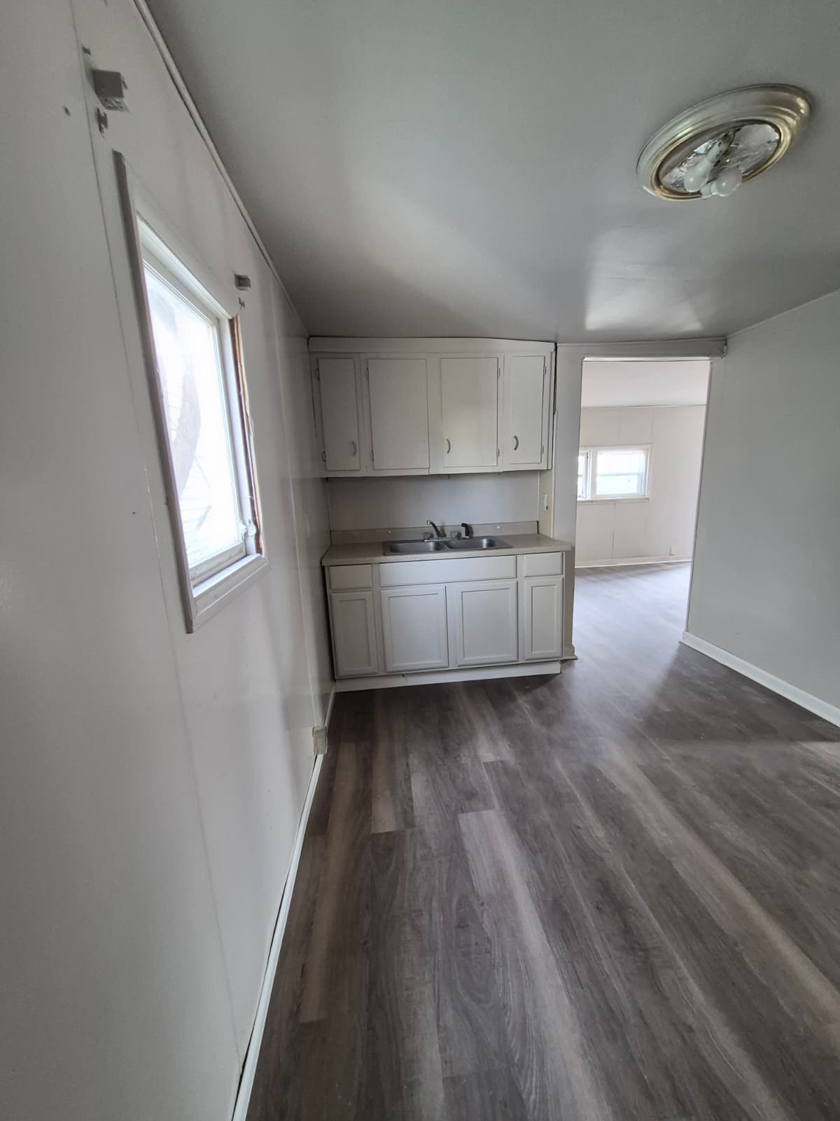 1621 1/2 Halford St - Photo 4
