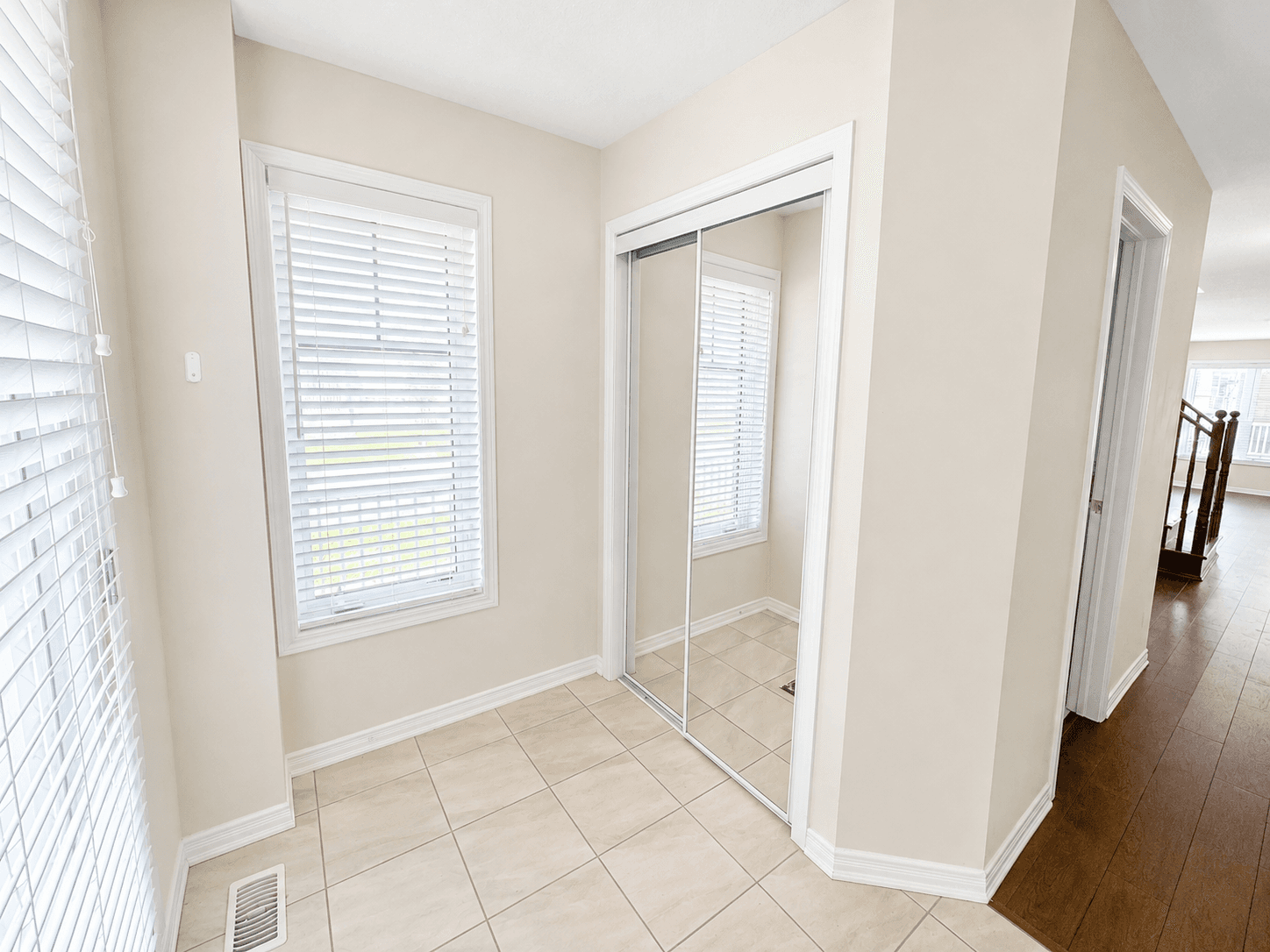 176 MacLachlan Ave - Photo 5