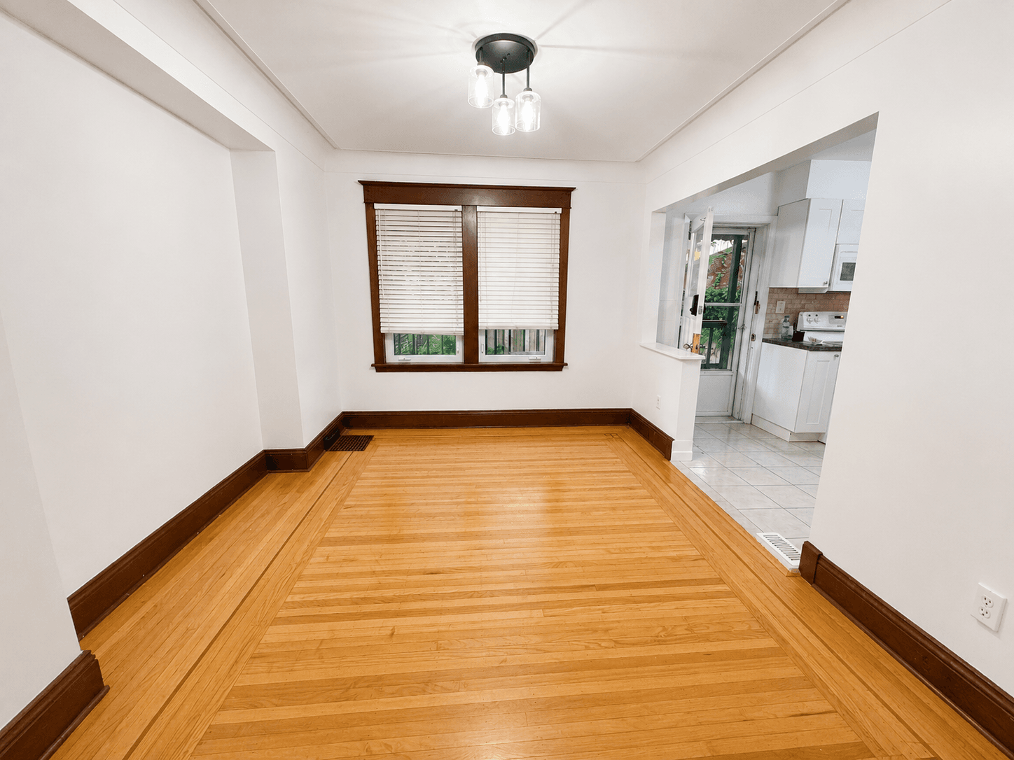 272 Stinson Crescent - Unit 1 - Photo 8