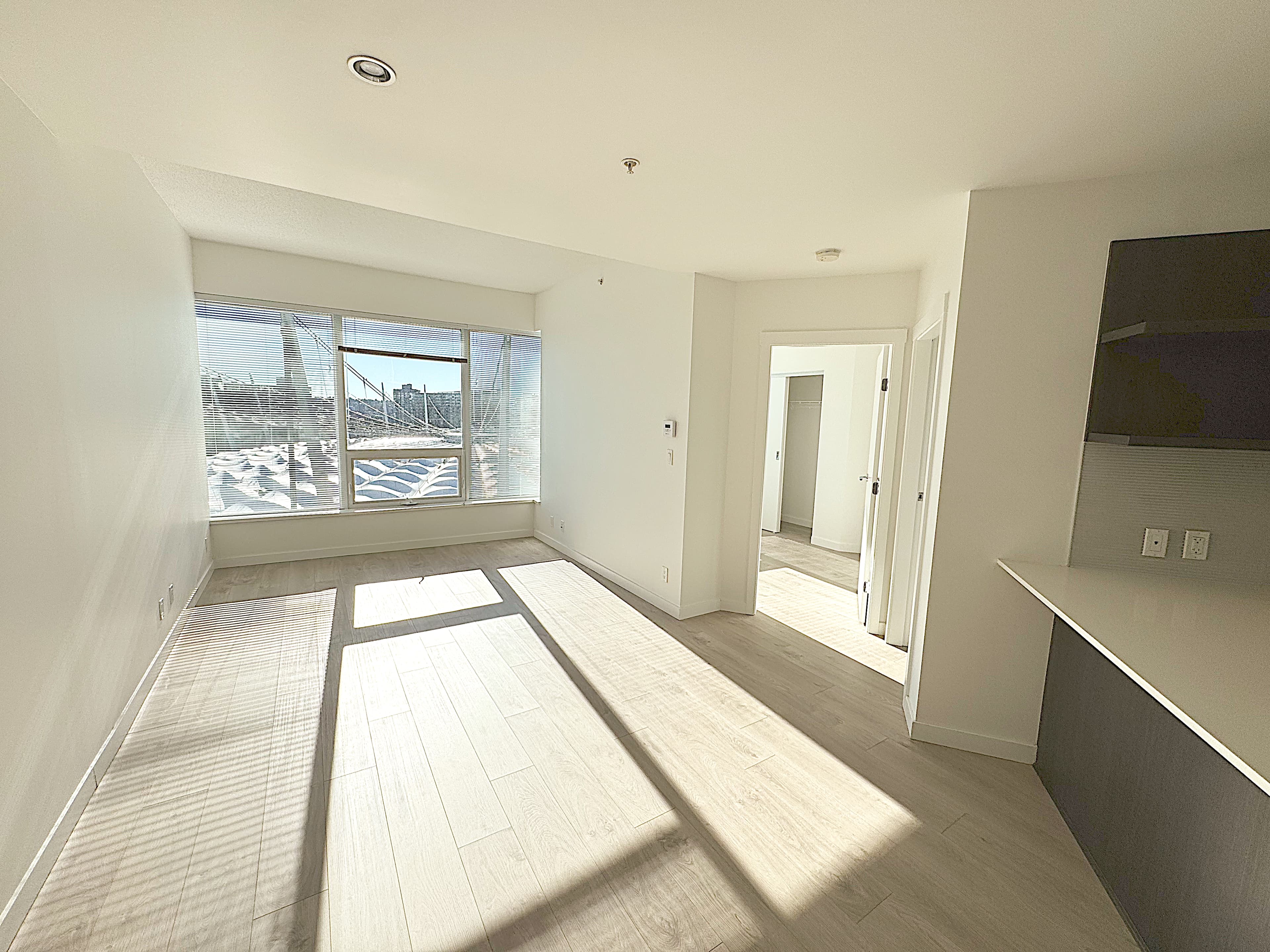 Aquilini Centre West - 1618 - Photo 6